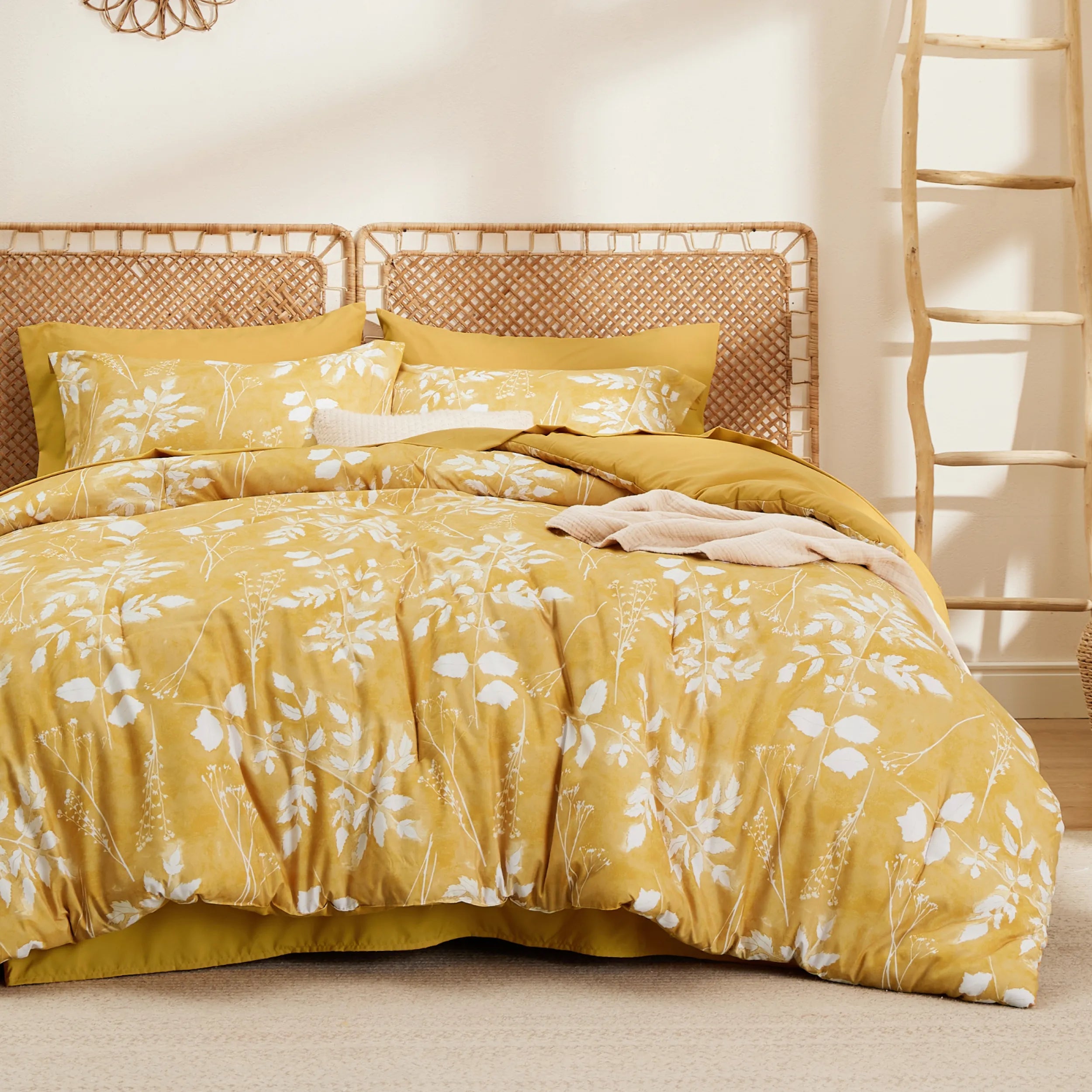 Elegant Floral Comforter Set