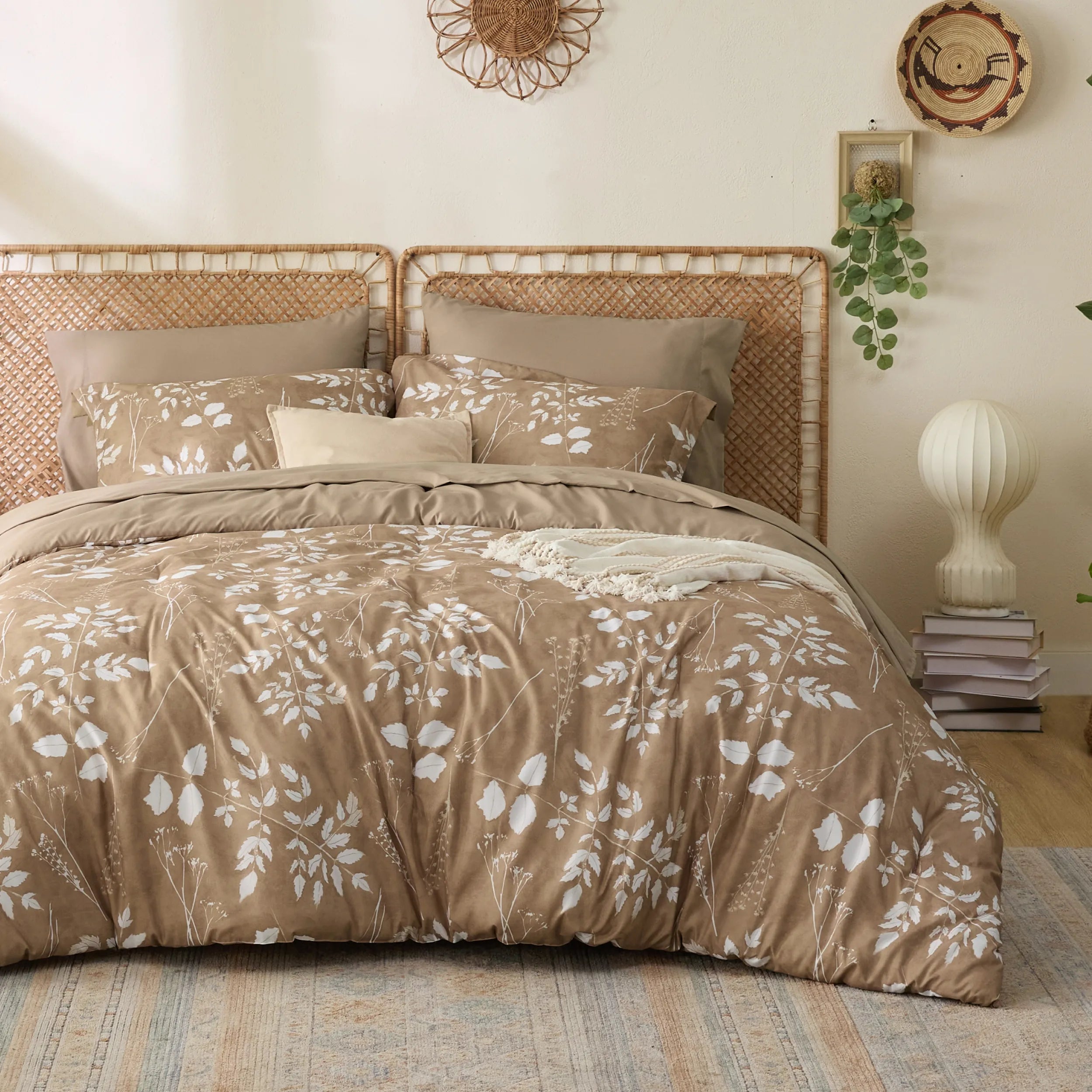 Elegant Floral Comforter Set