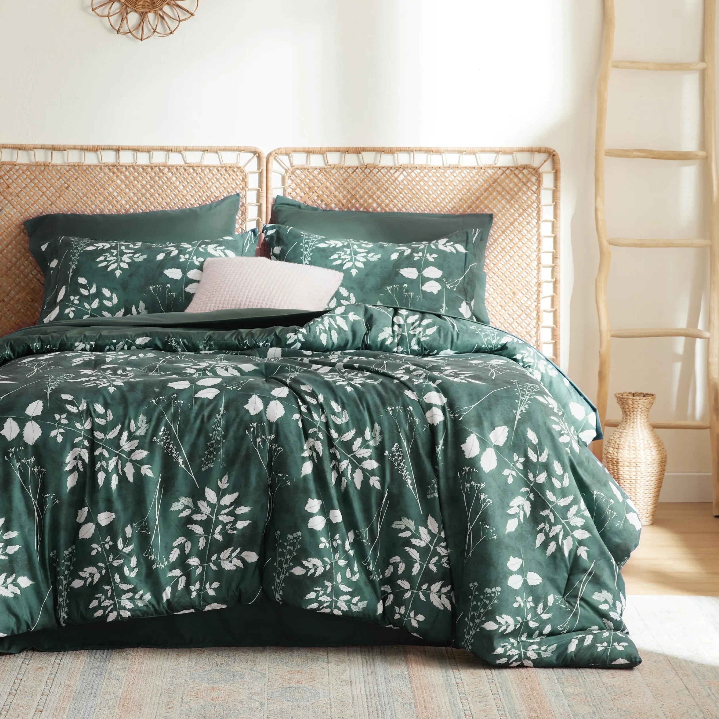 Elegant Floral Comforter Set