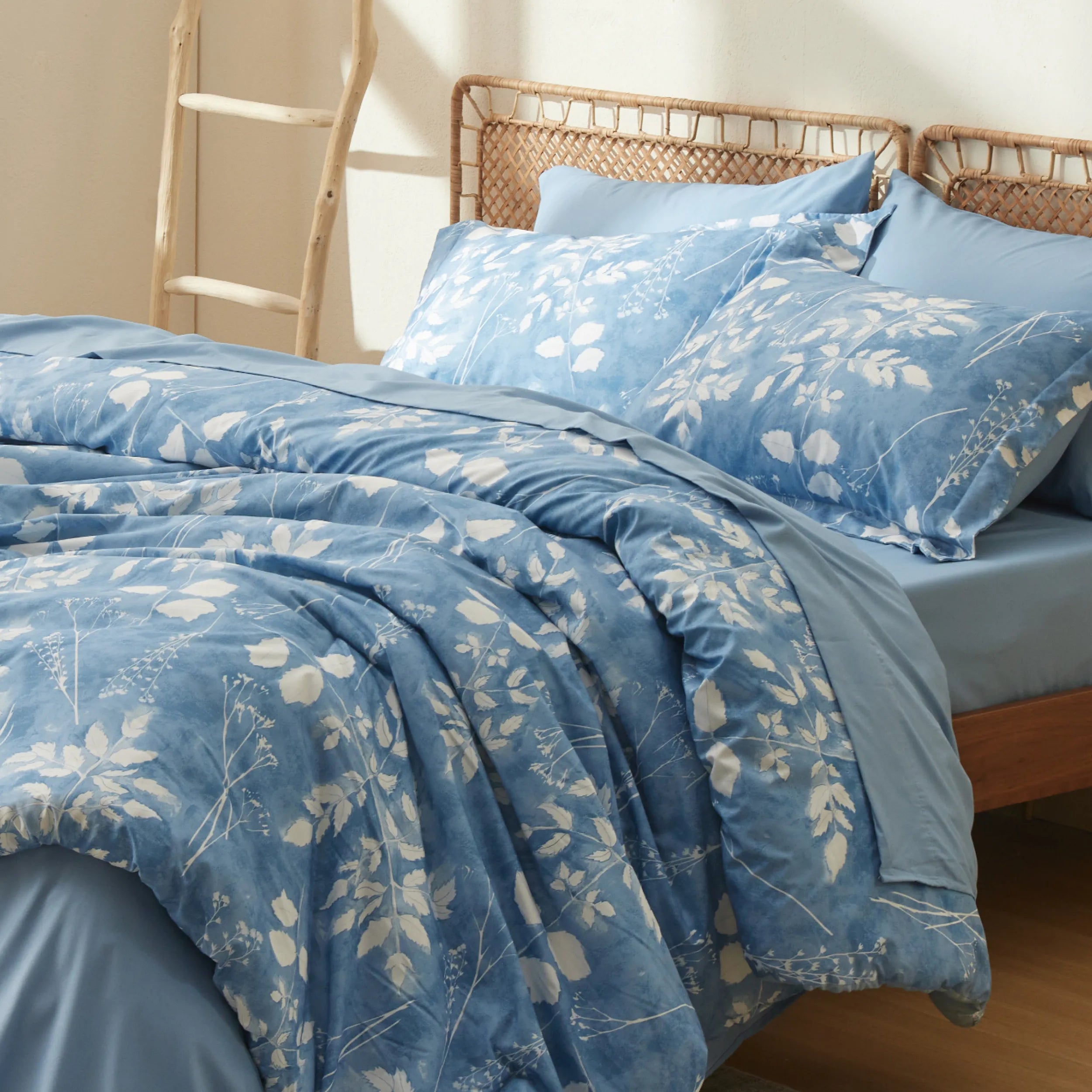 Elegant Floral Comforter Set