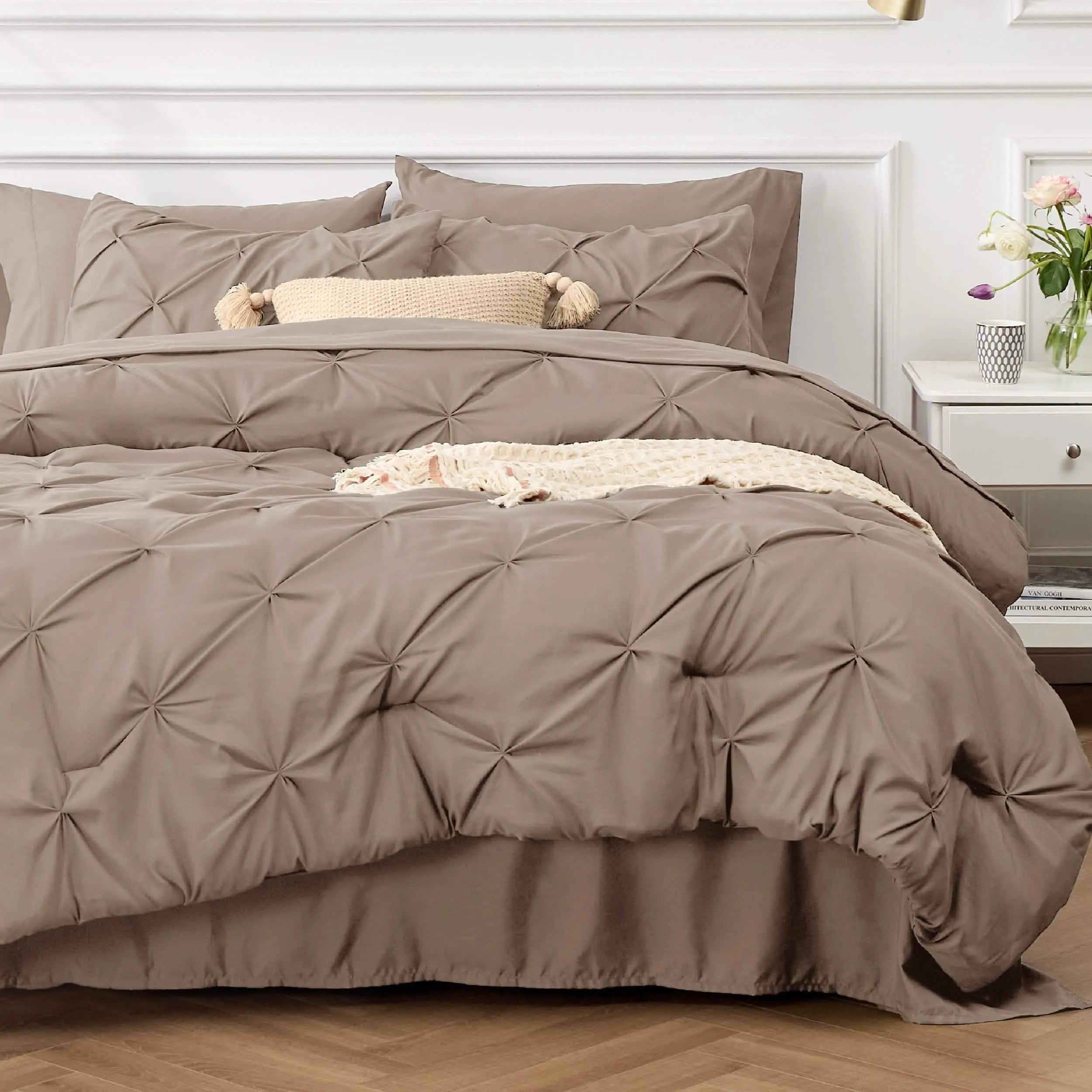 Pintuck Bedding Set