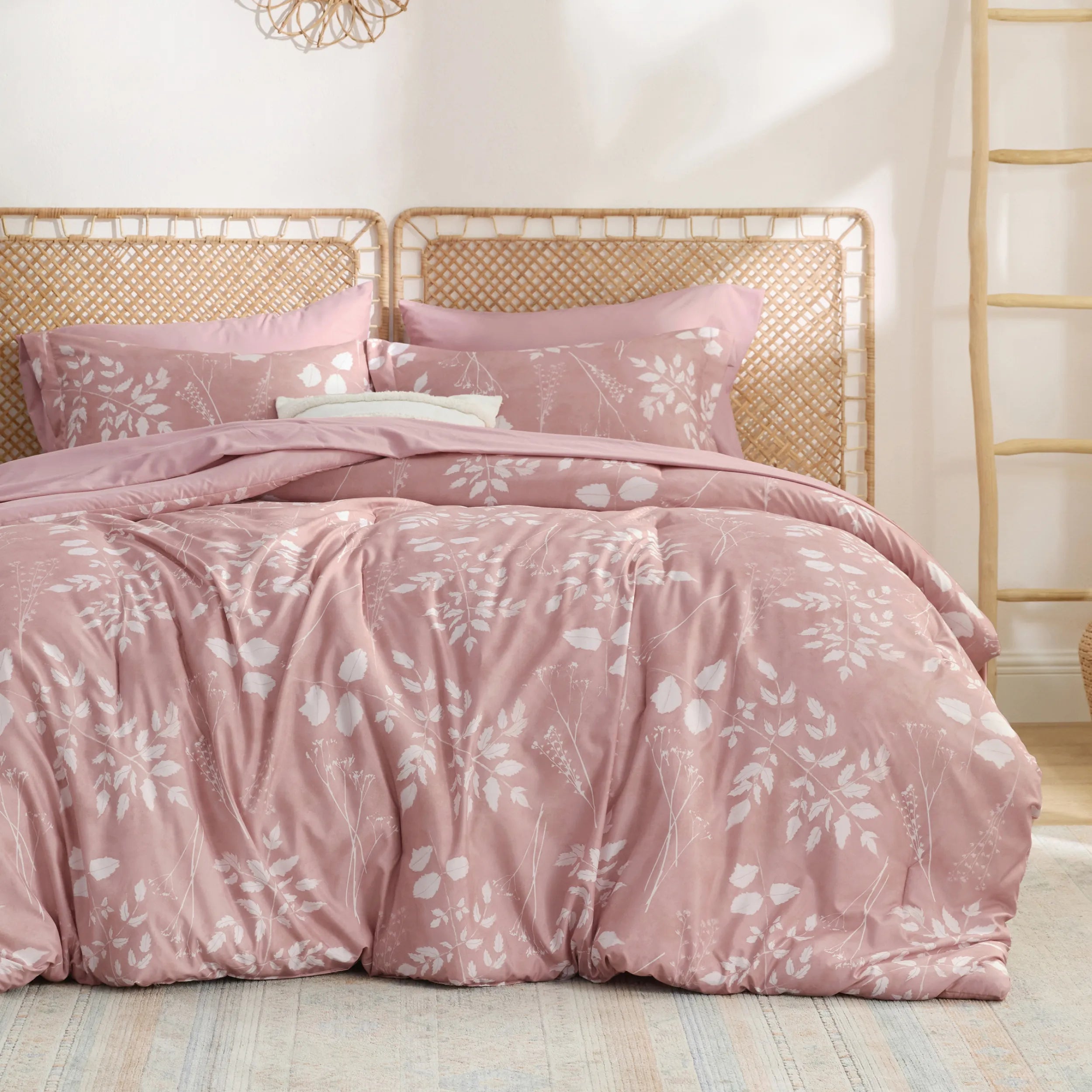 Elegant Floral Comforter Set