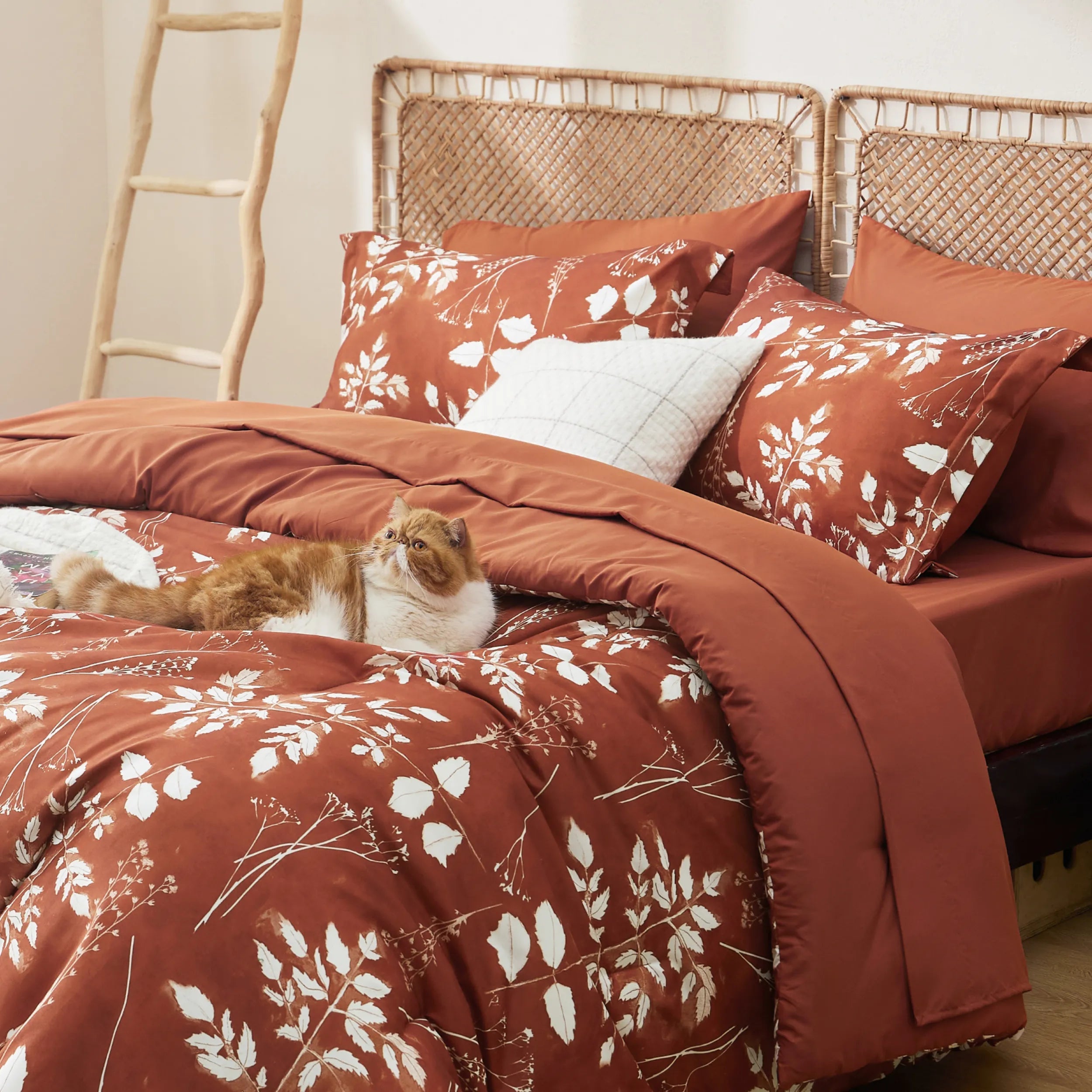 Elegant Floral Comforter Set