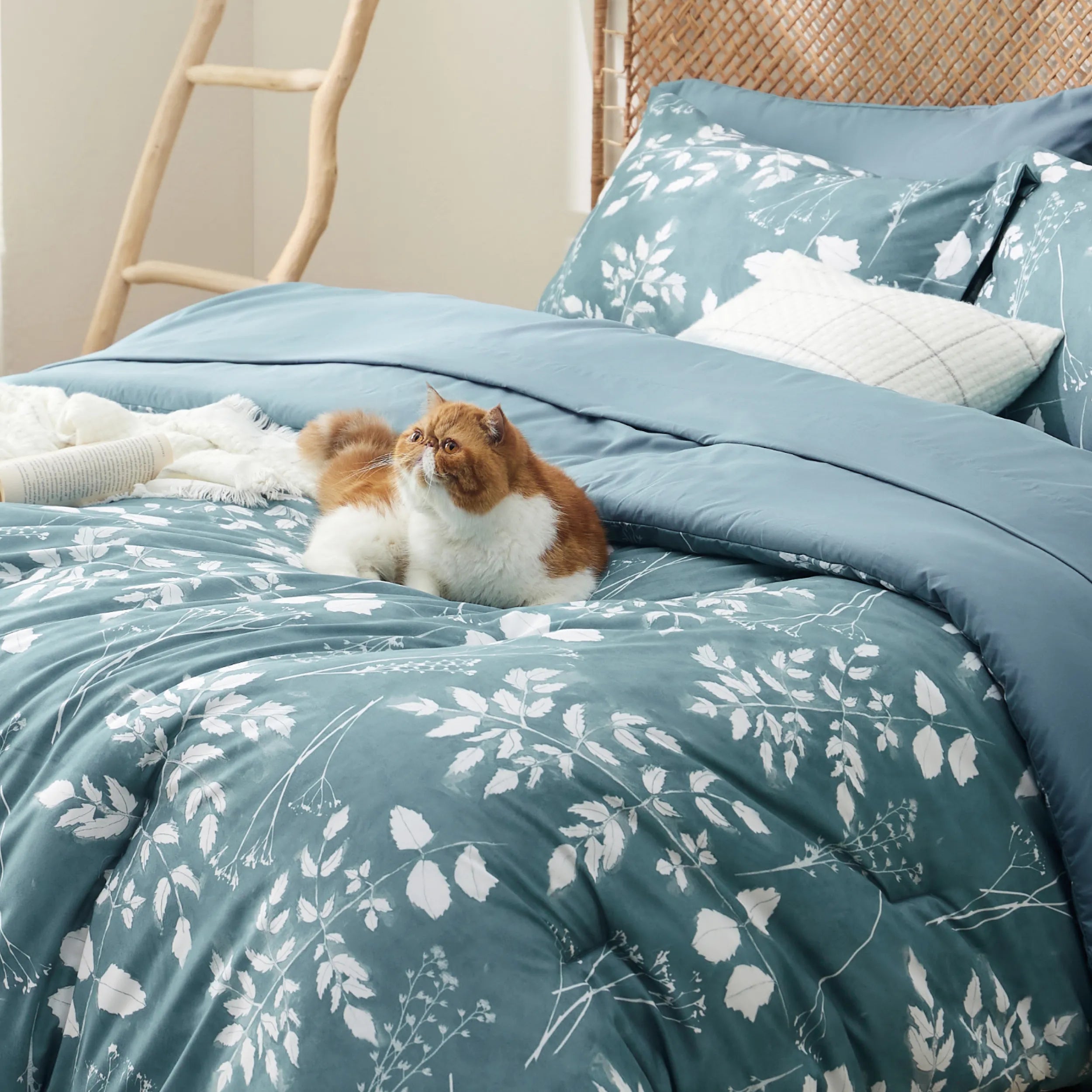 Elegant Floral Comforter Set