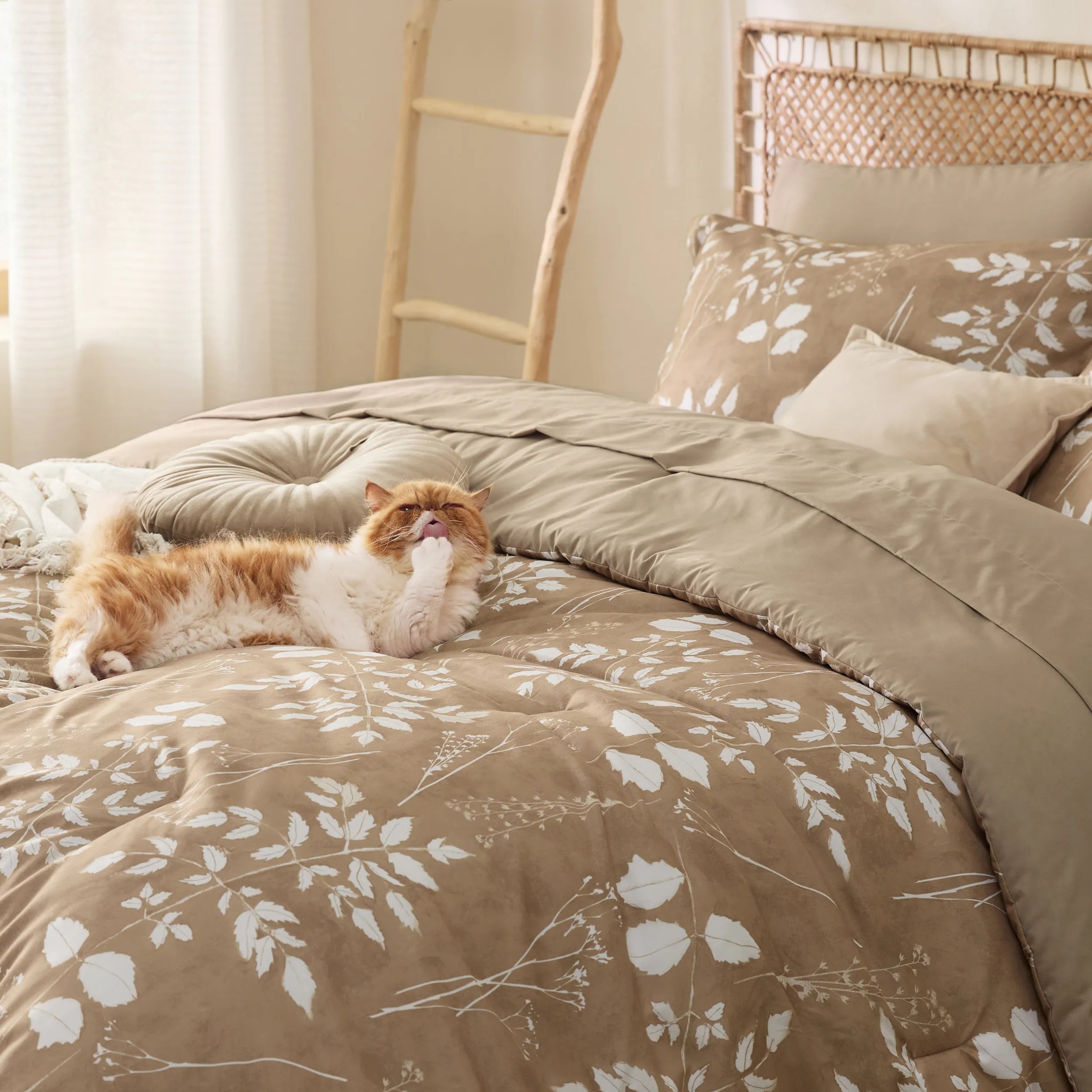 Elegant Floral Comforter Set