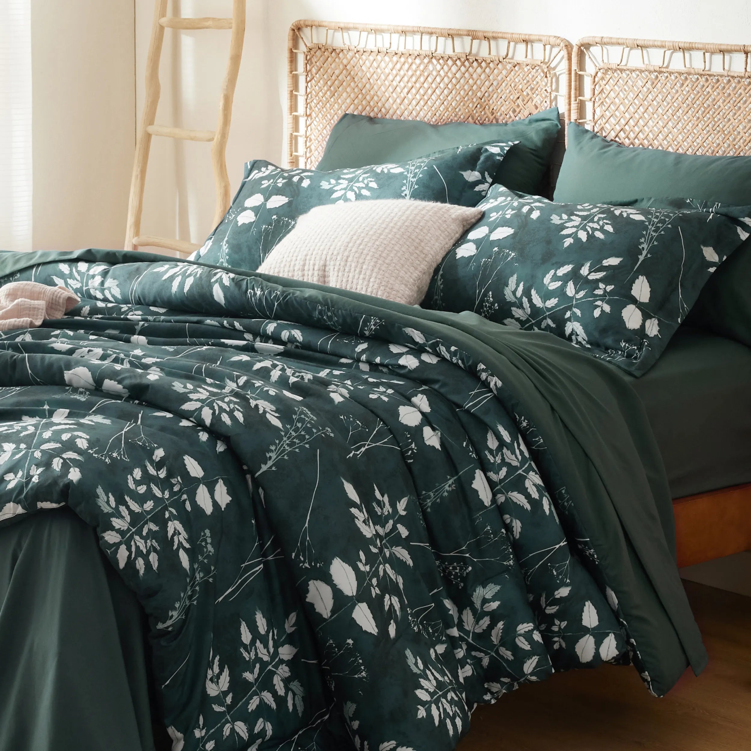 Elegant Floral Comforter Set