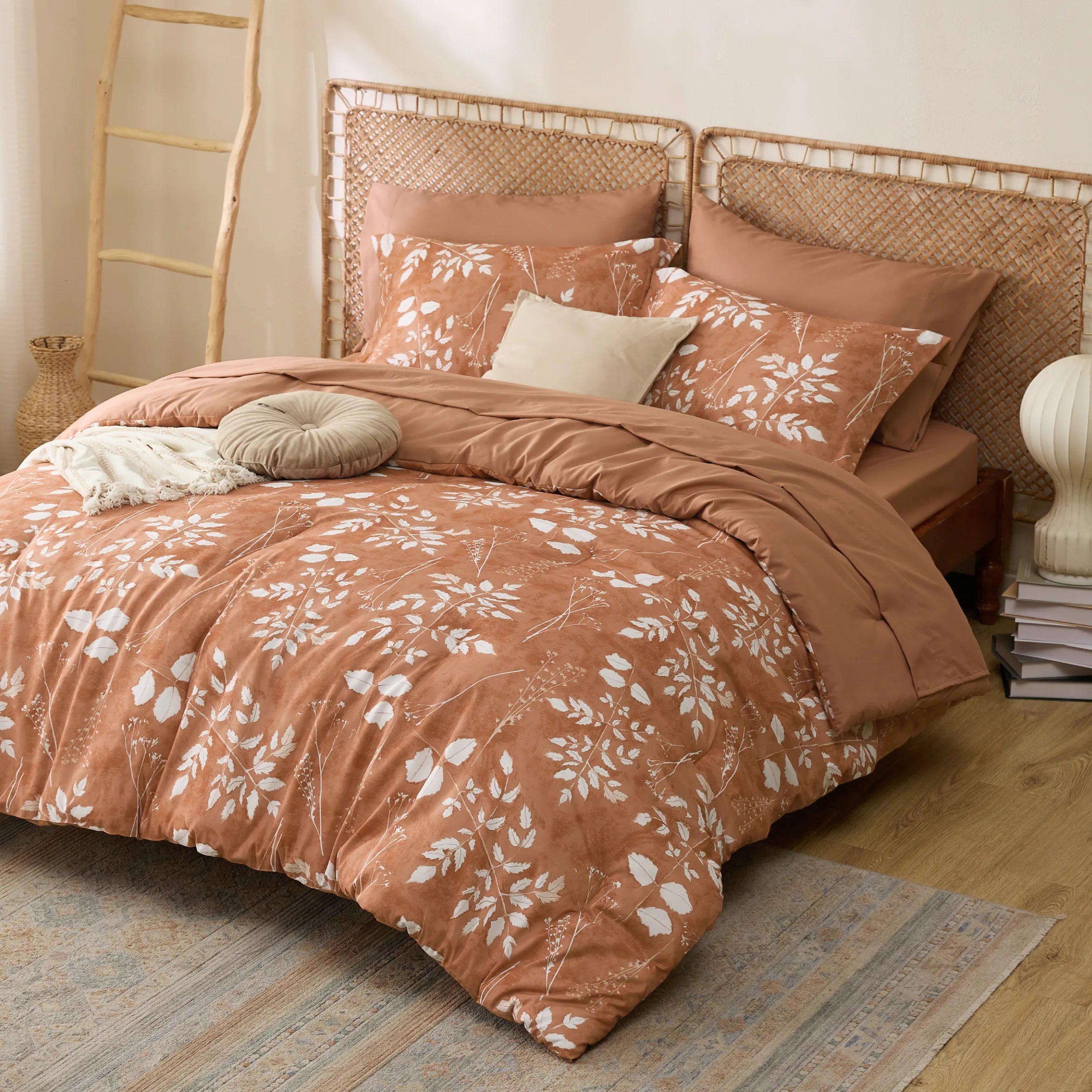 Elegant Floral Comforter Set