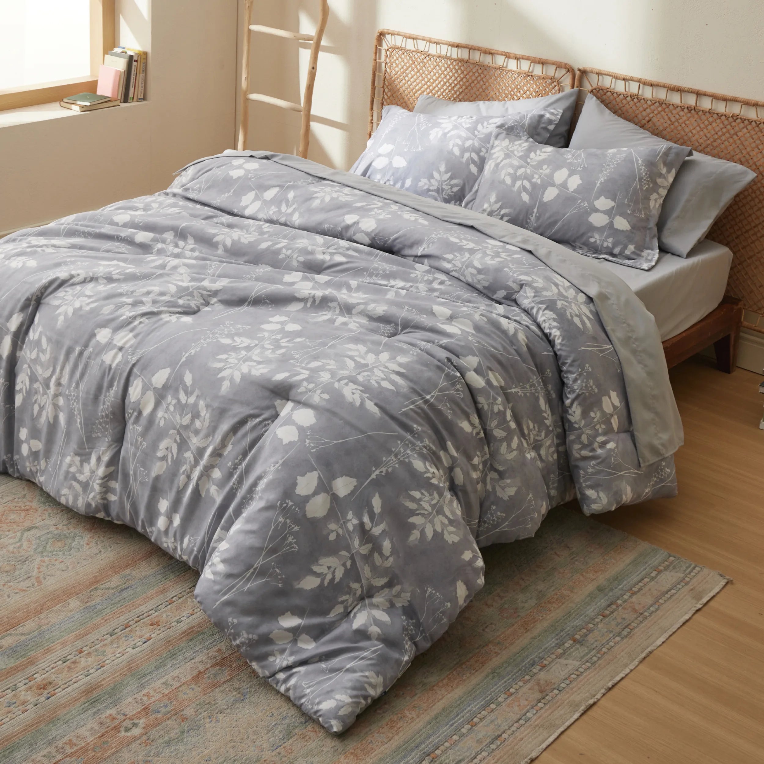 Elegant Floral Comforter Set