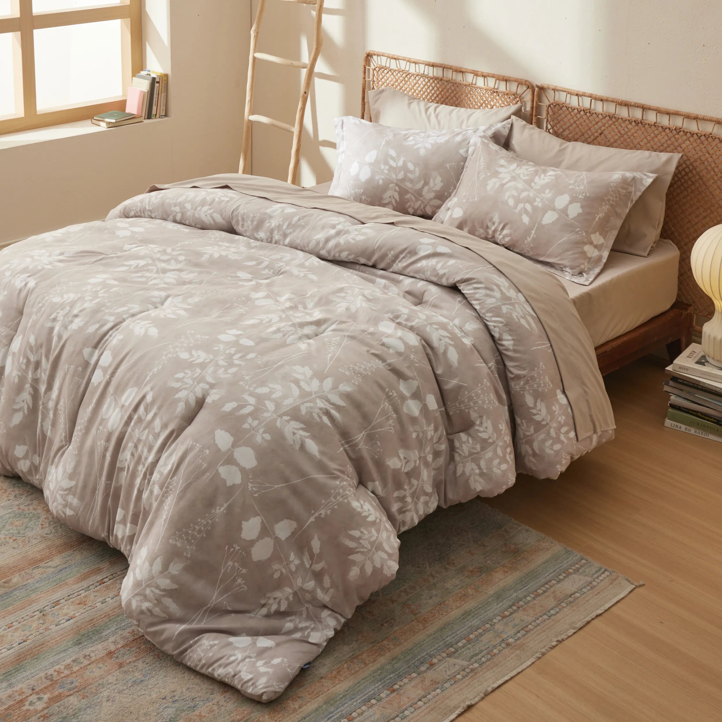 Elegant Floral Comforter Set