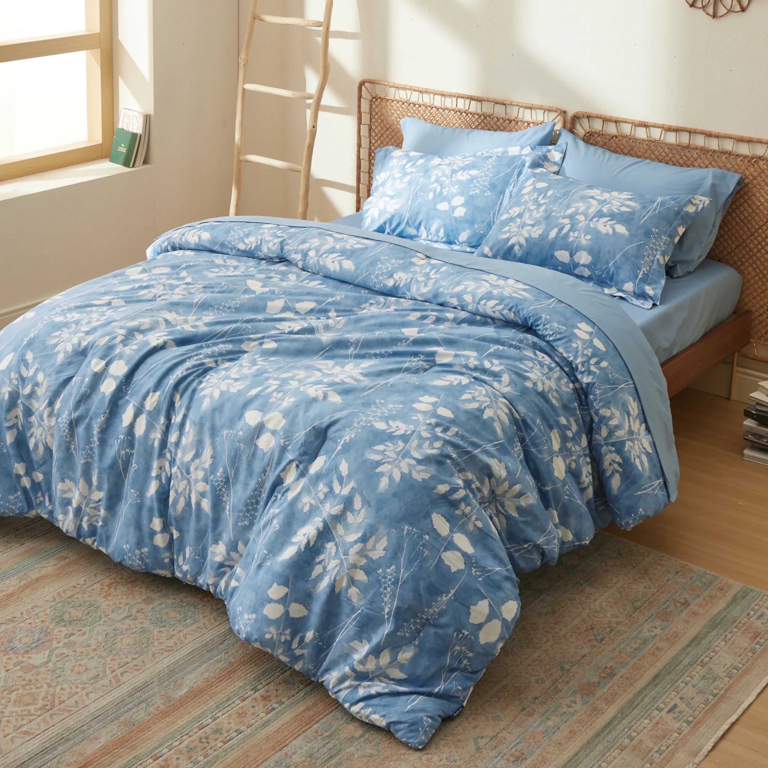 Elegant Floral Comforter Set