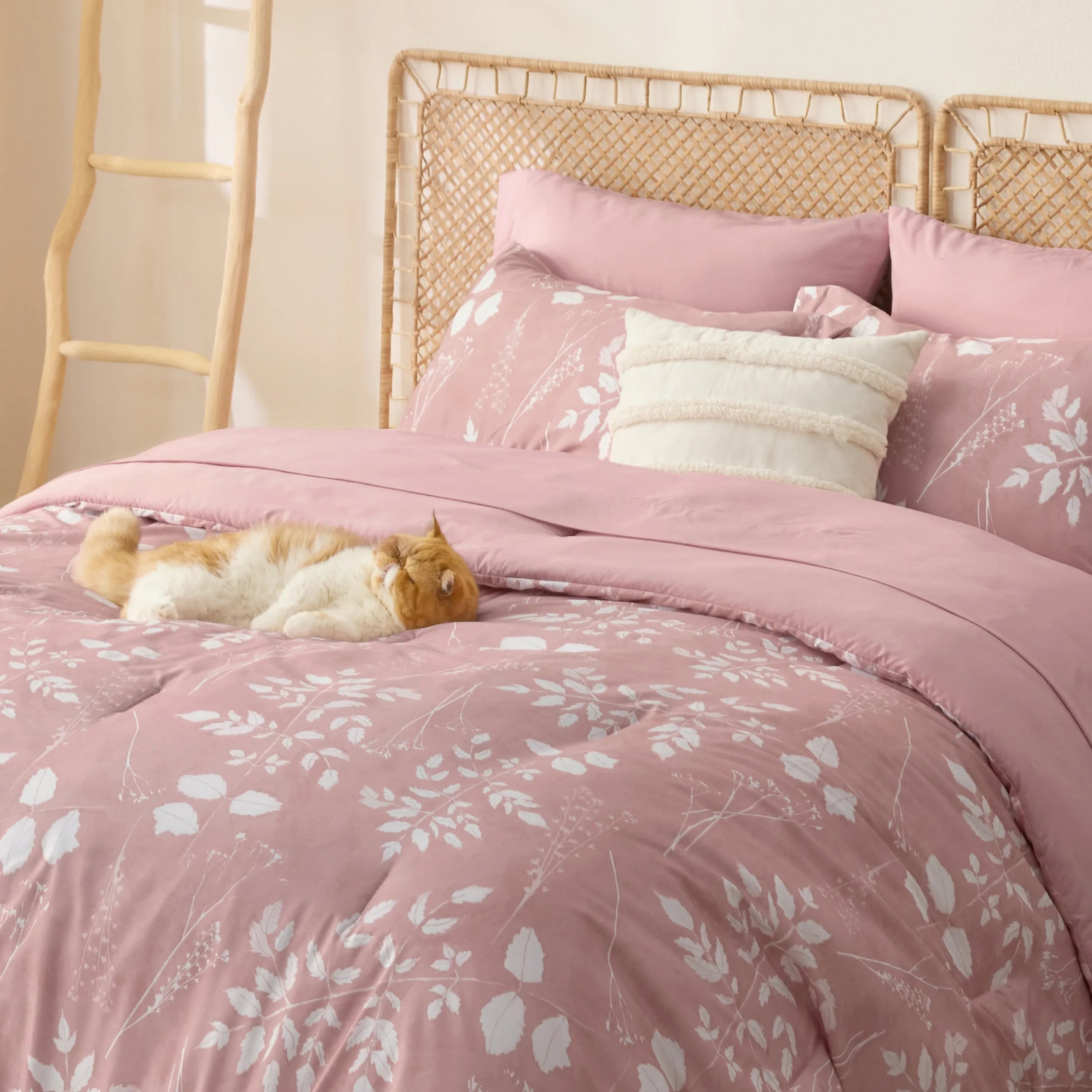 Elegant Floral Comforter Set