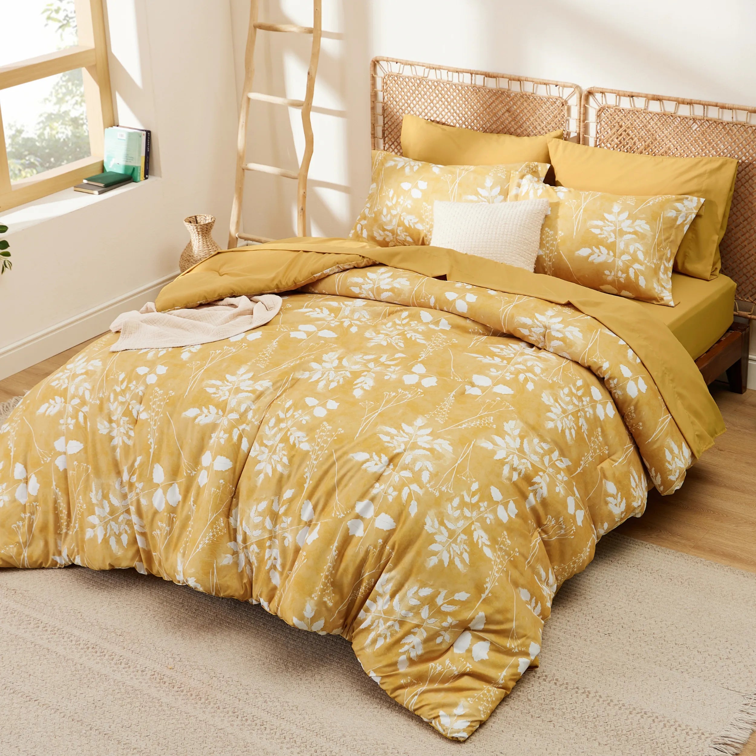Elegant Floral Comforter Set