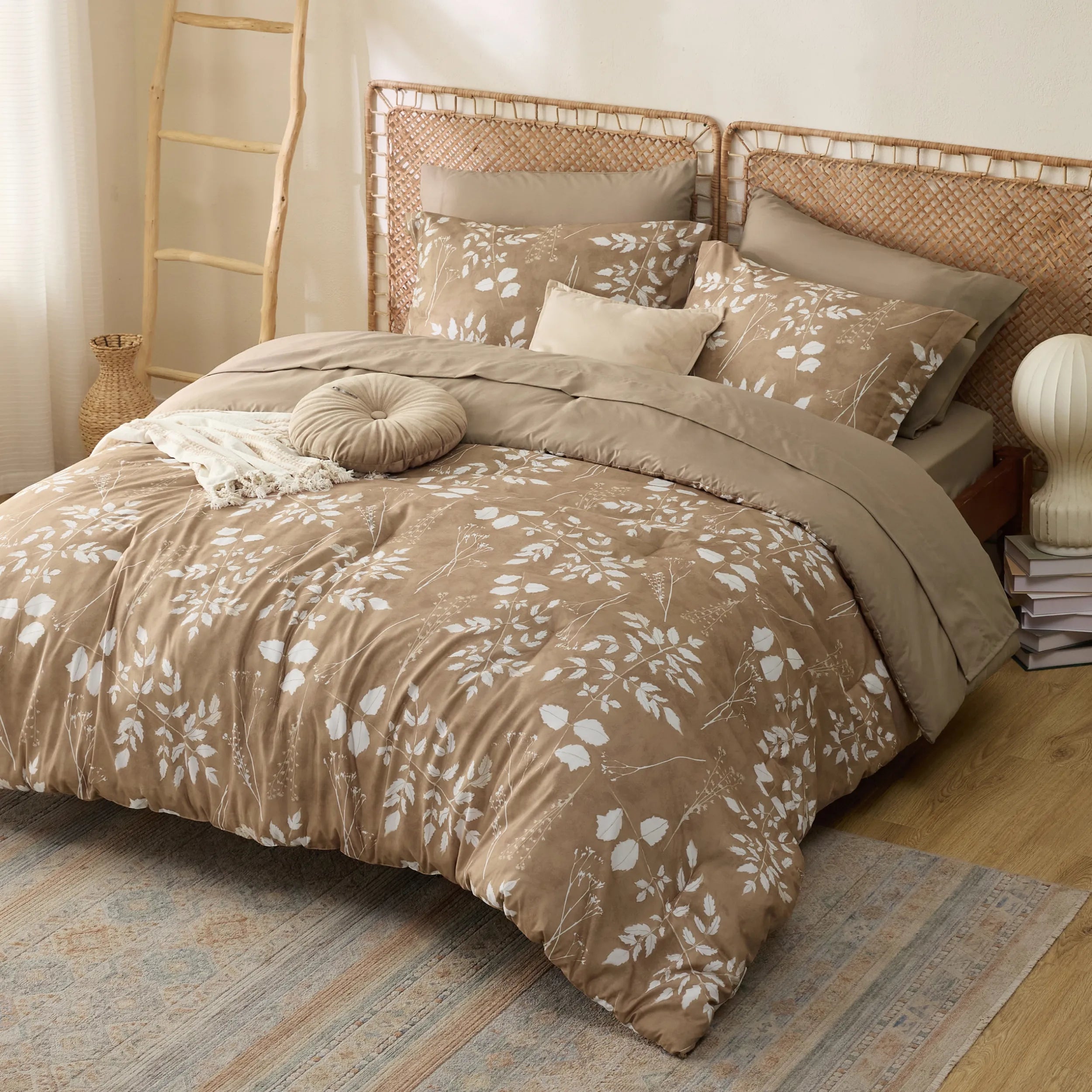 Elegant Floral Comforter Set