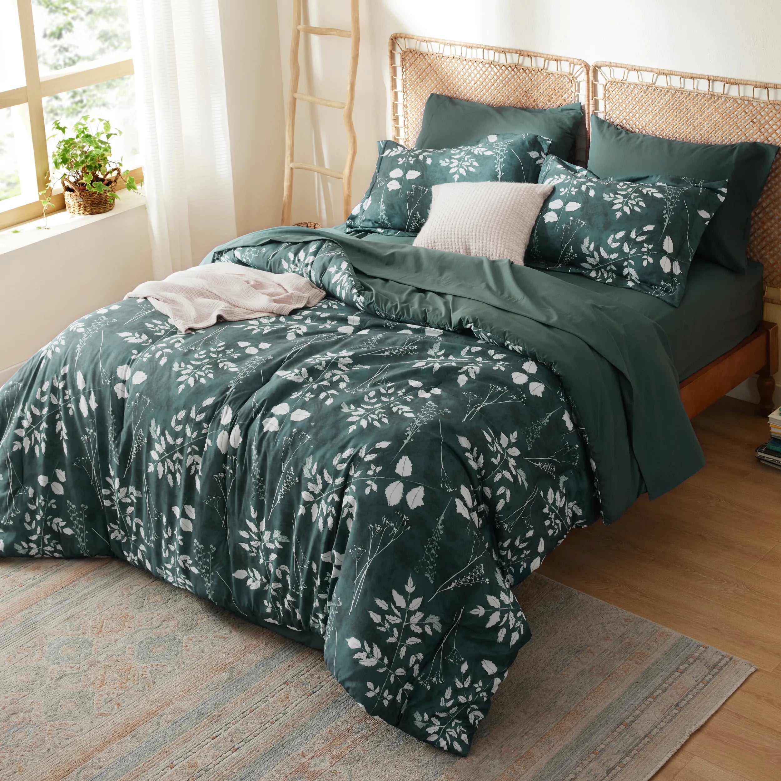 Elegant Floral Comforter Set