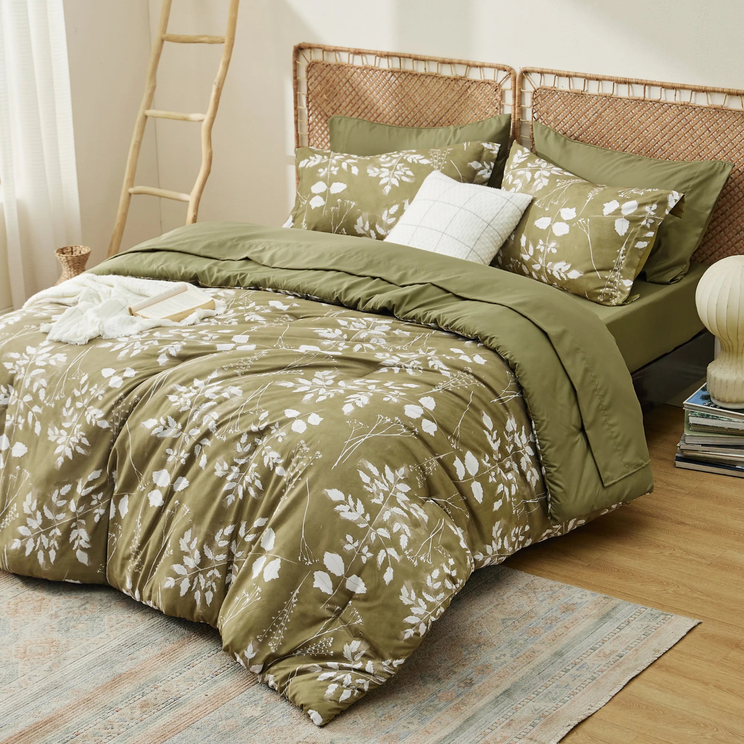 Elegant Floral Comforter Set