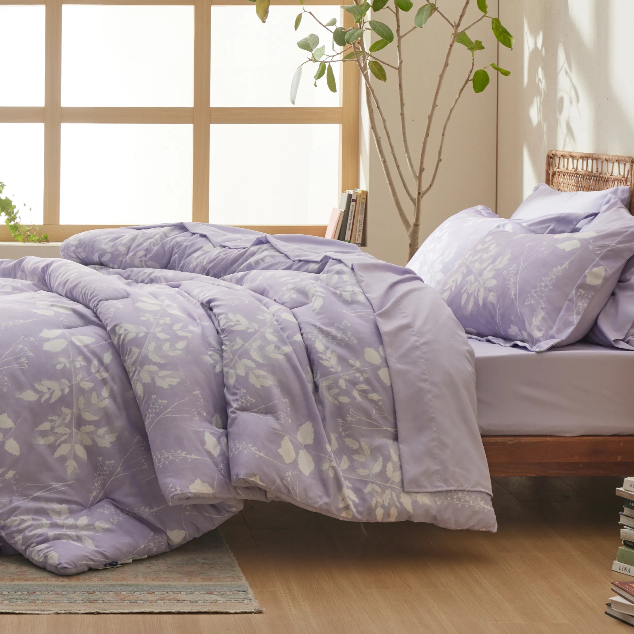 Elegant Floral Comforter Set