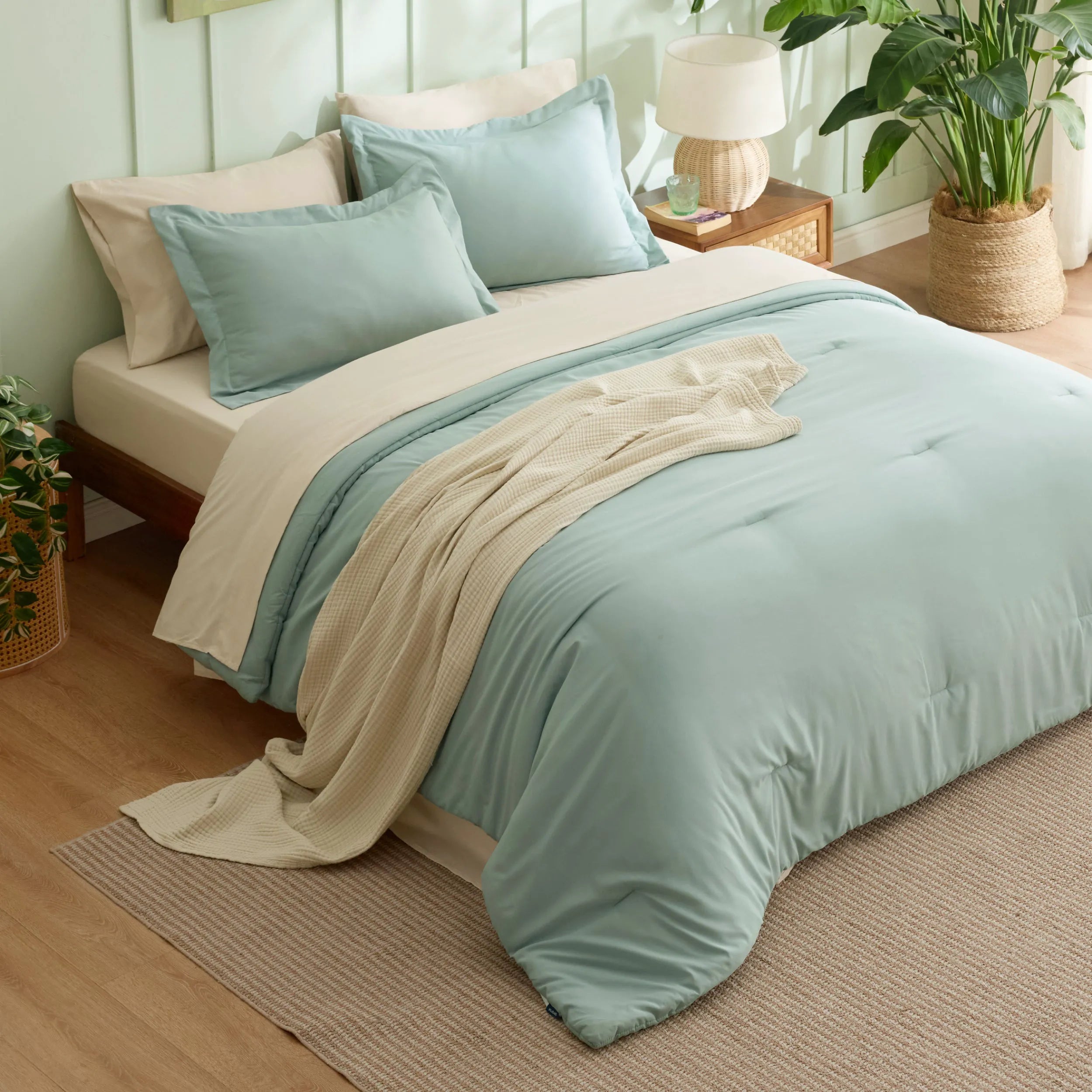 Dual-Tone Bed-in-a-Bag