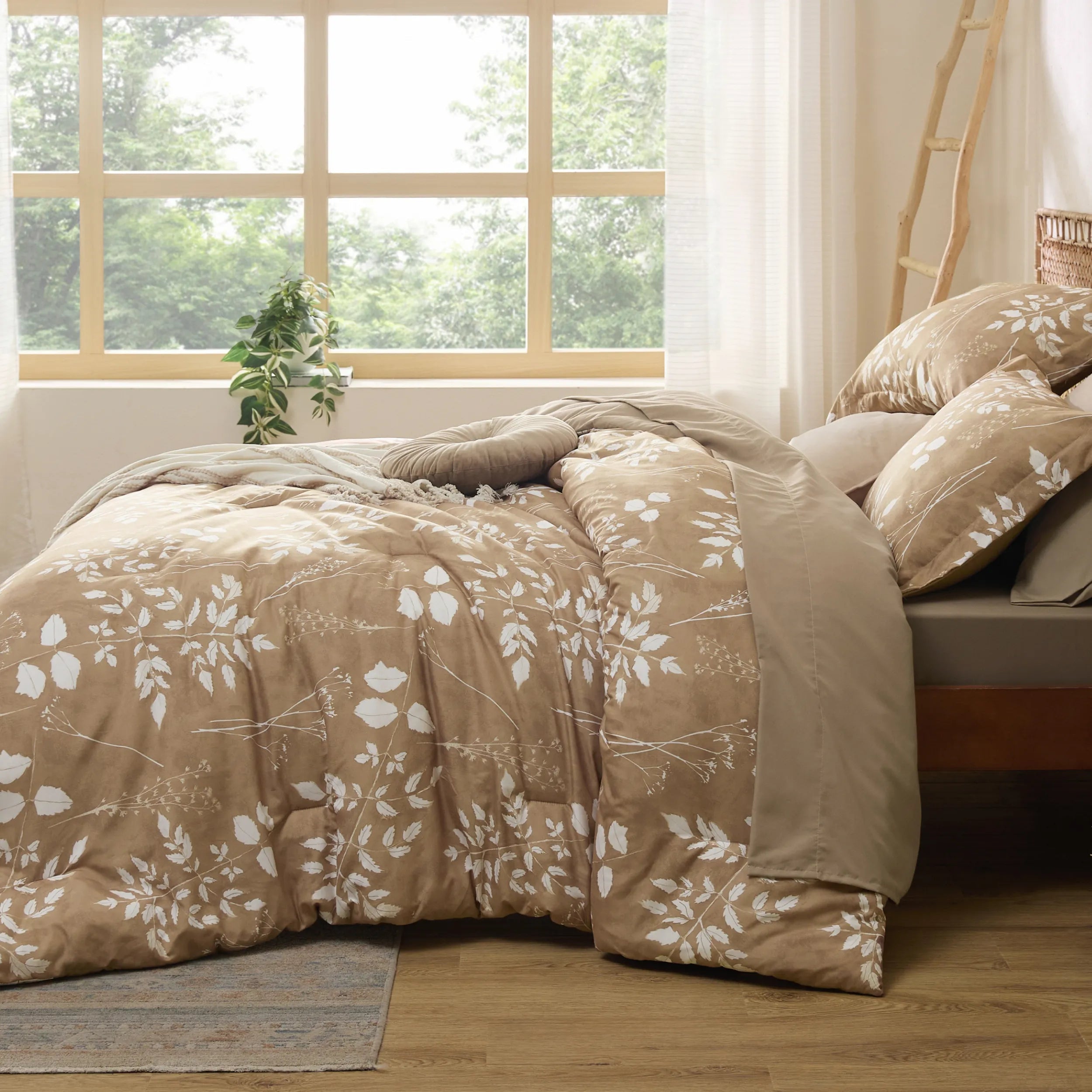 Elegant Floral Comforter Set