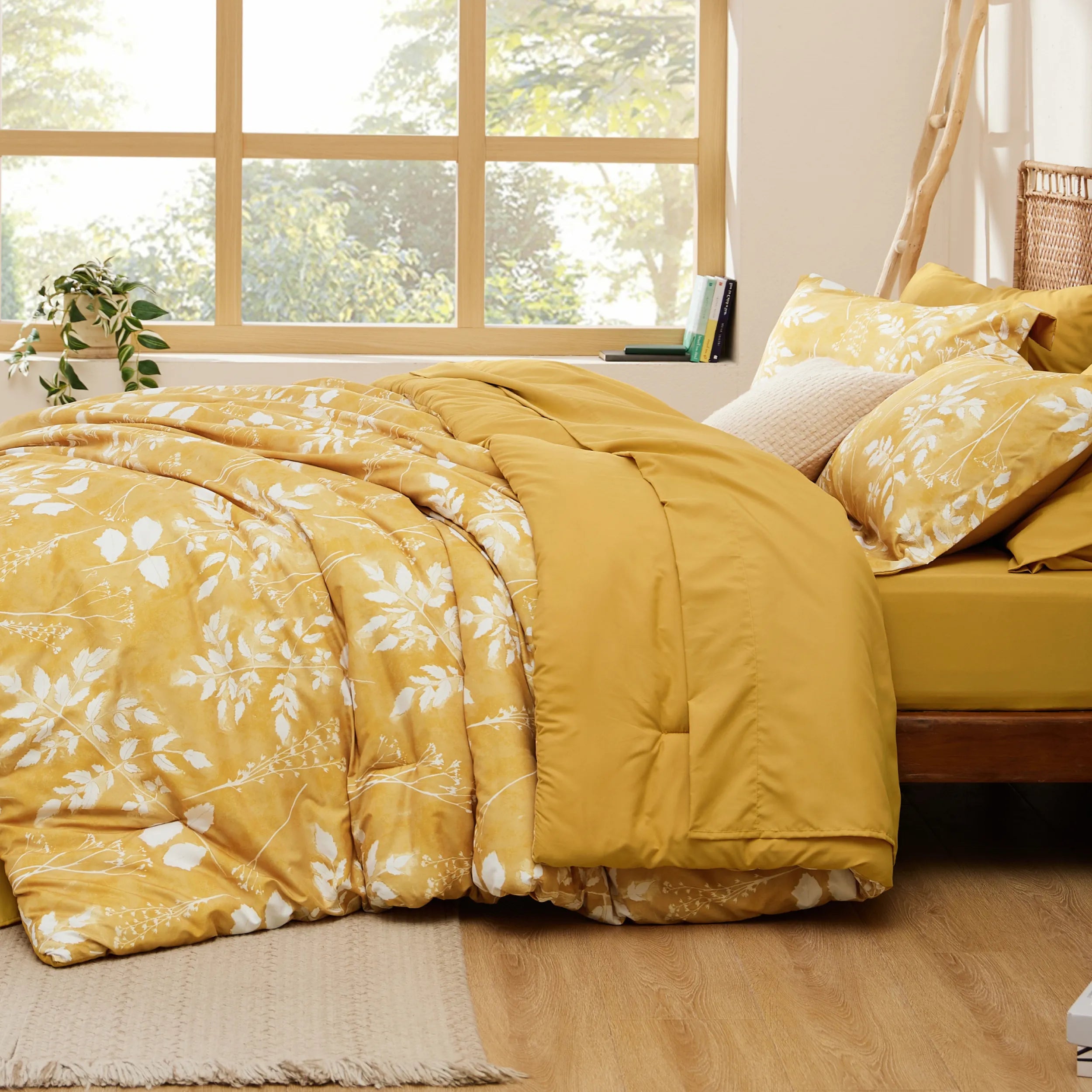 Elegant Floral Comforter Set