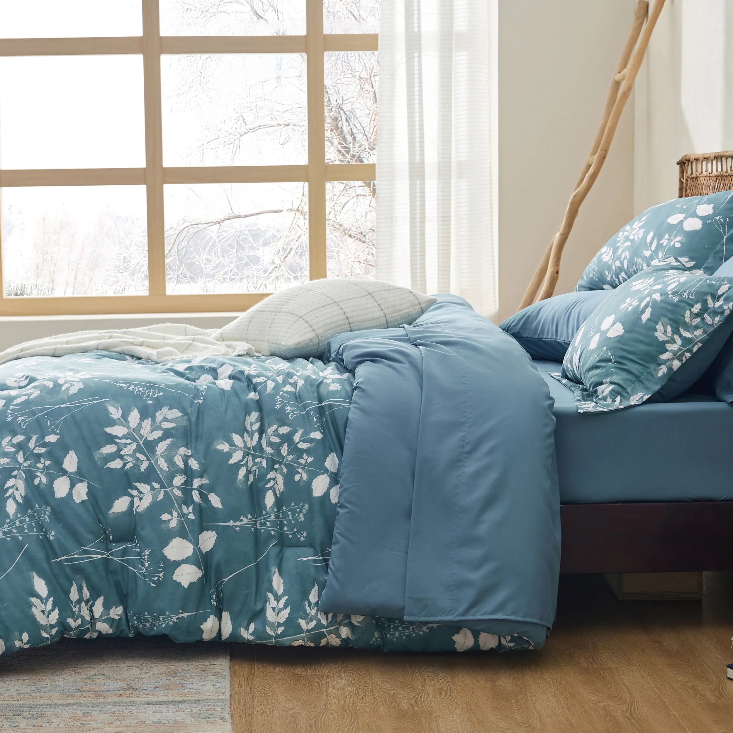 Elegant Floral Comforter Set