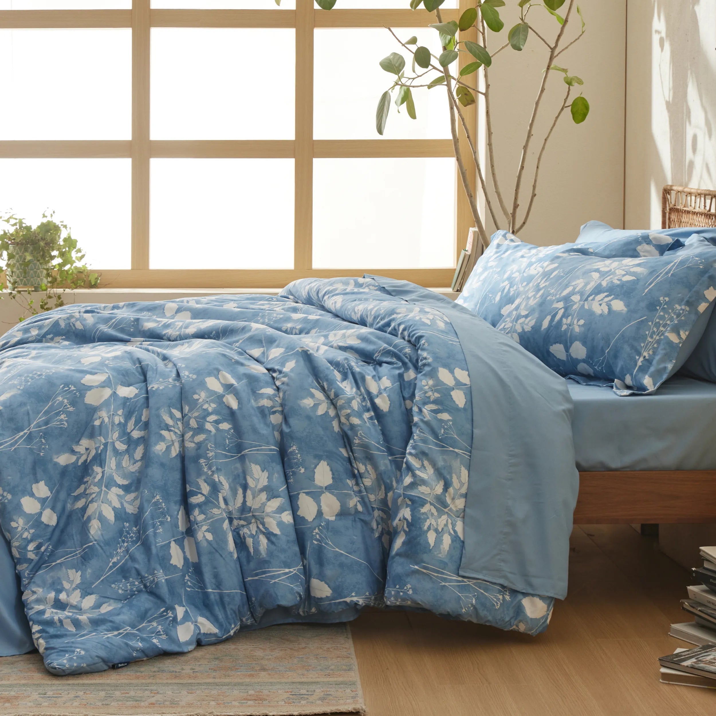 Elegant Floral Comforter Set