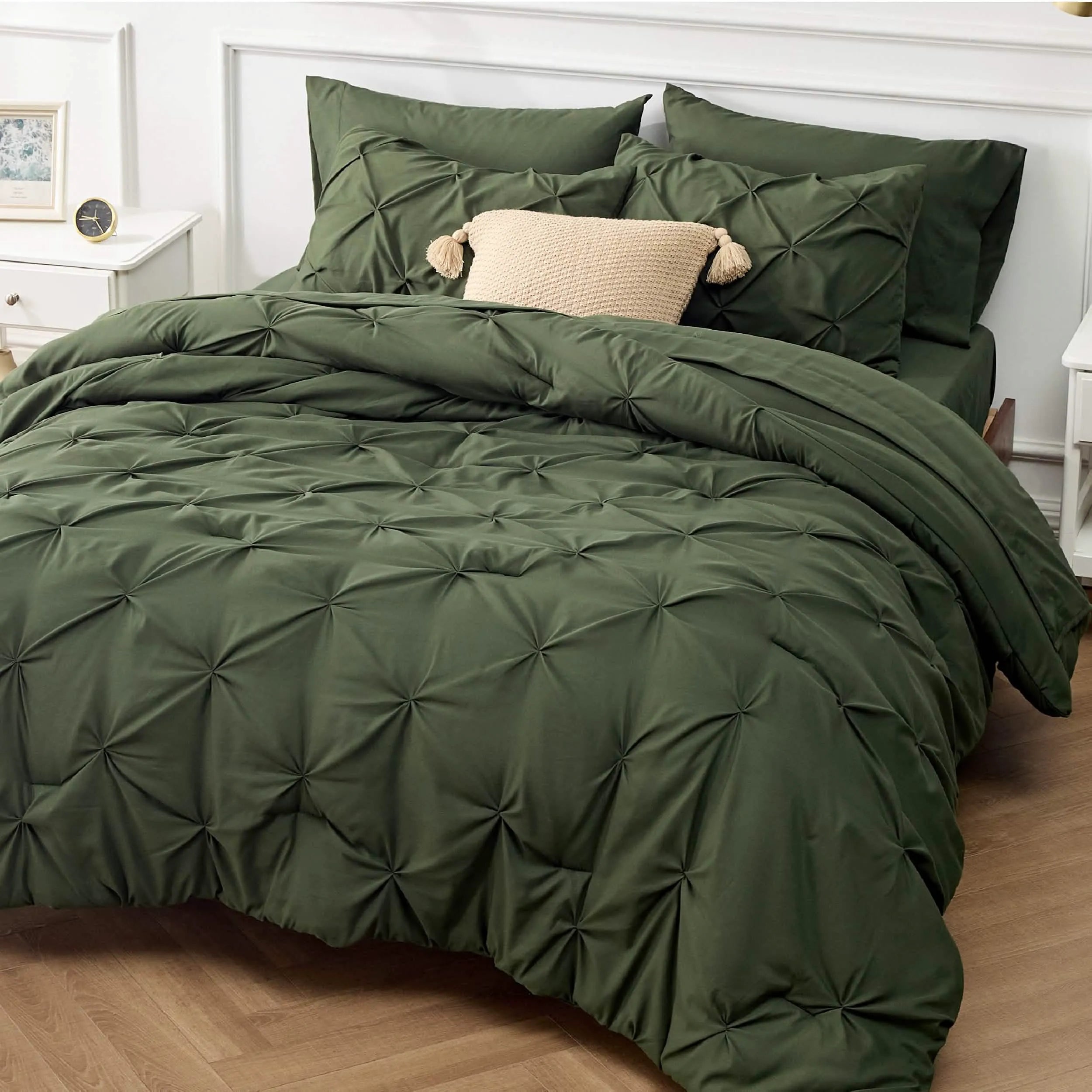 Pintuck Bedding Set