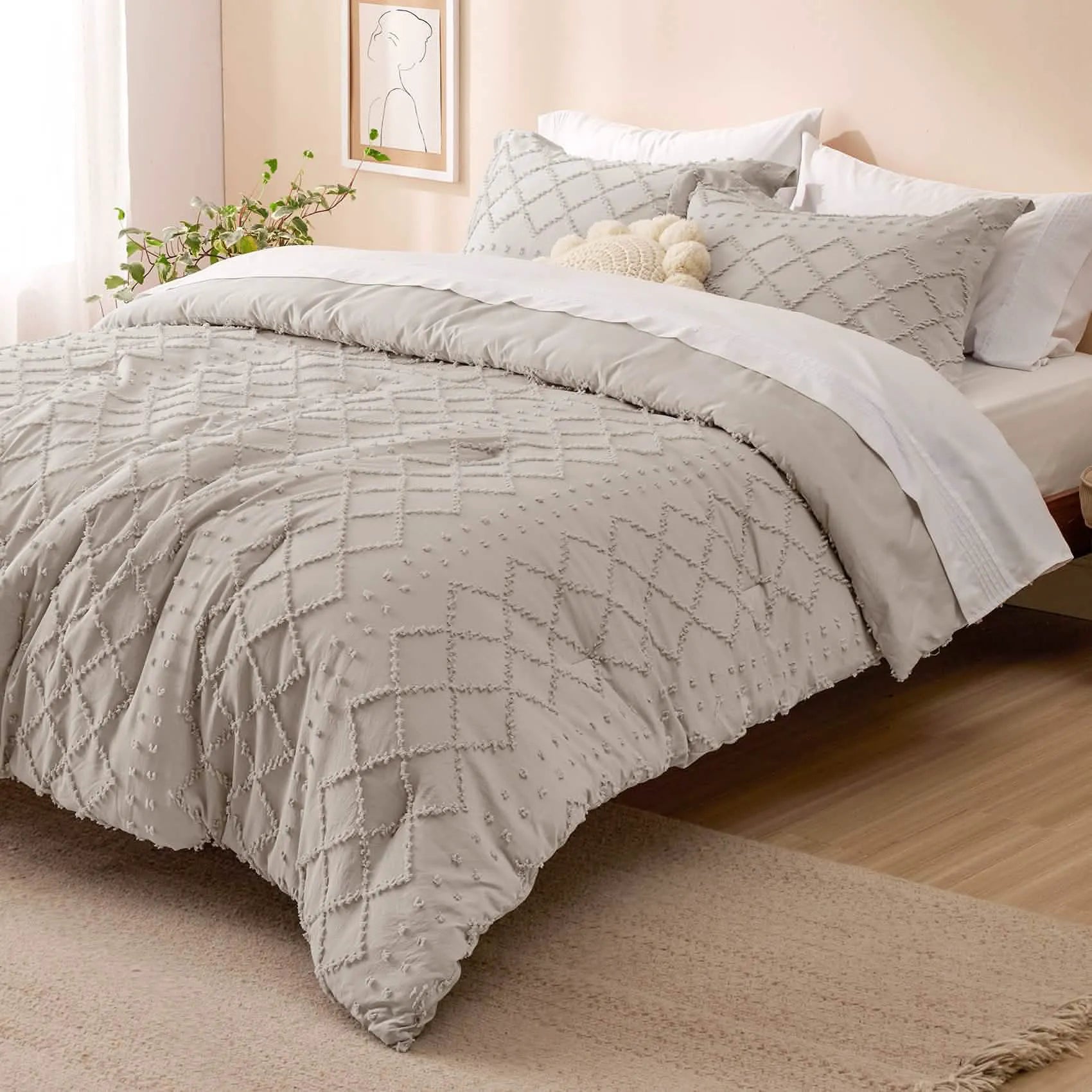 Tufted Embroidery Comforter Set