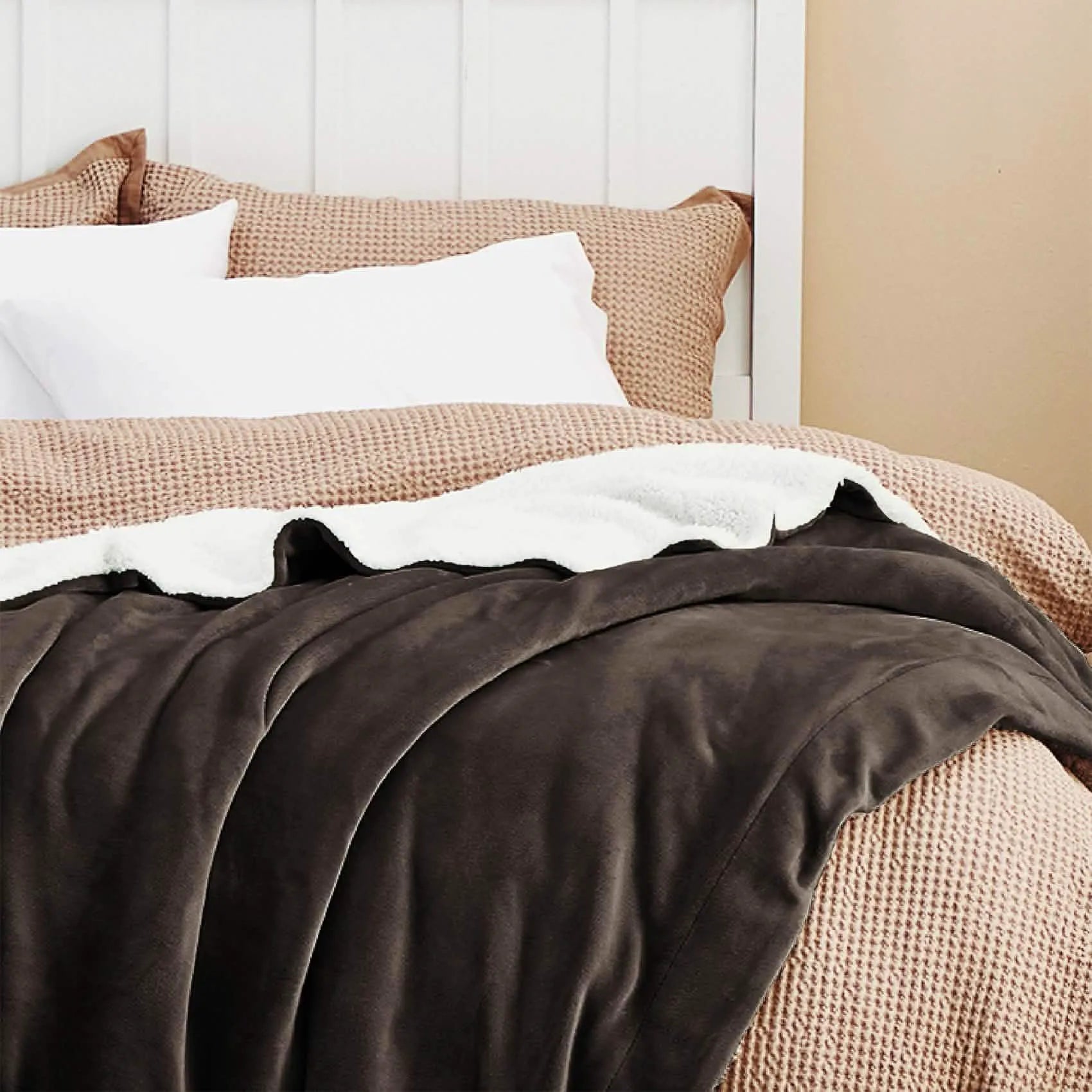 Cozy Sherpa Fleece Throw Blanket