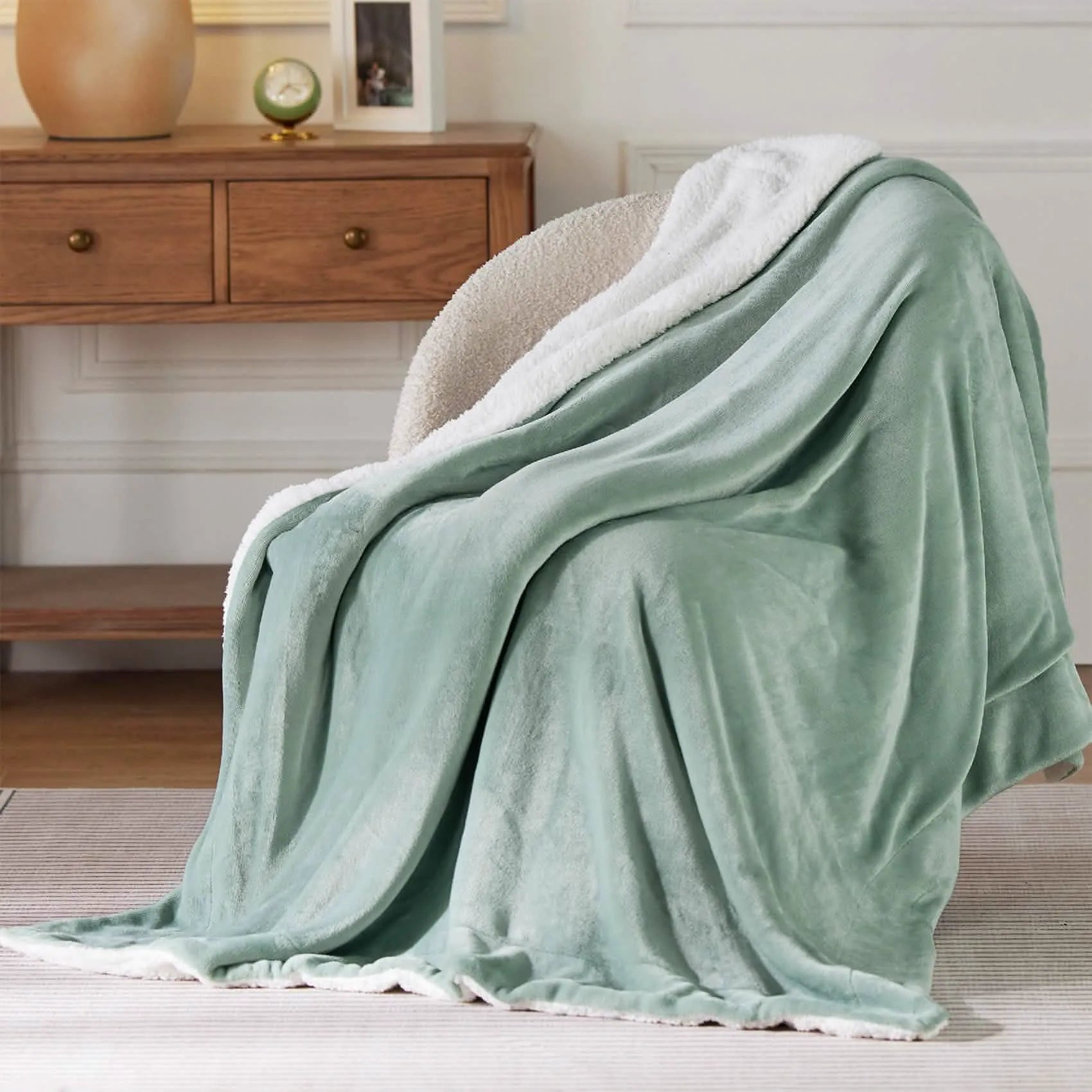 Cozy Sherpa Fleece Throw Blanket