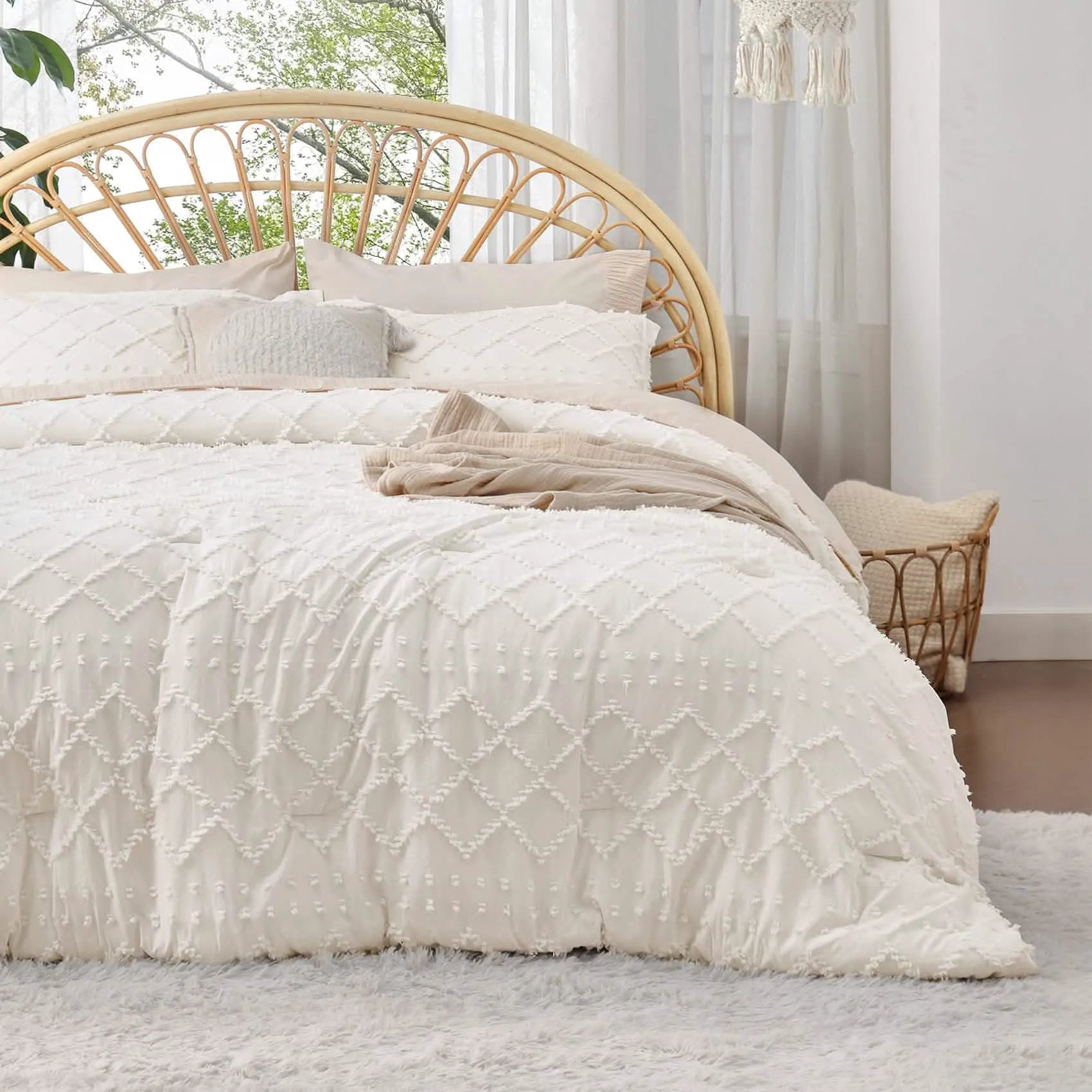 Tufted Embroidery Comforter Set