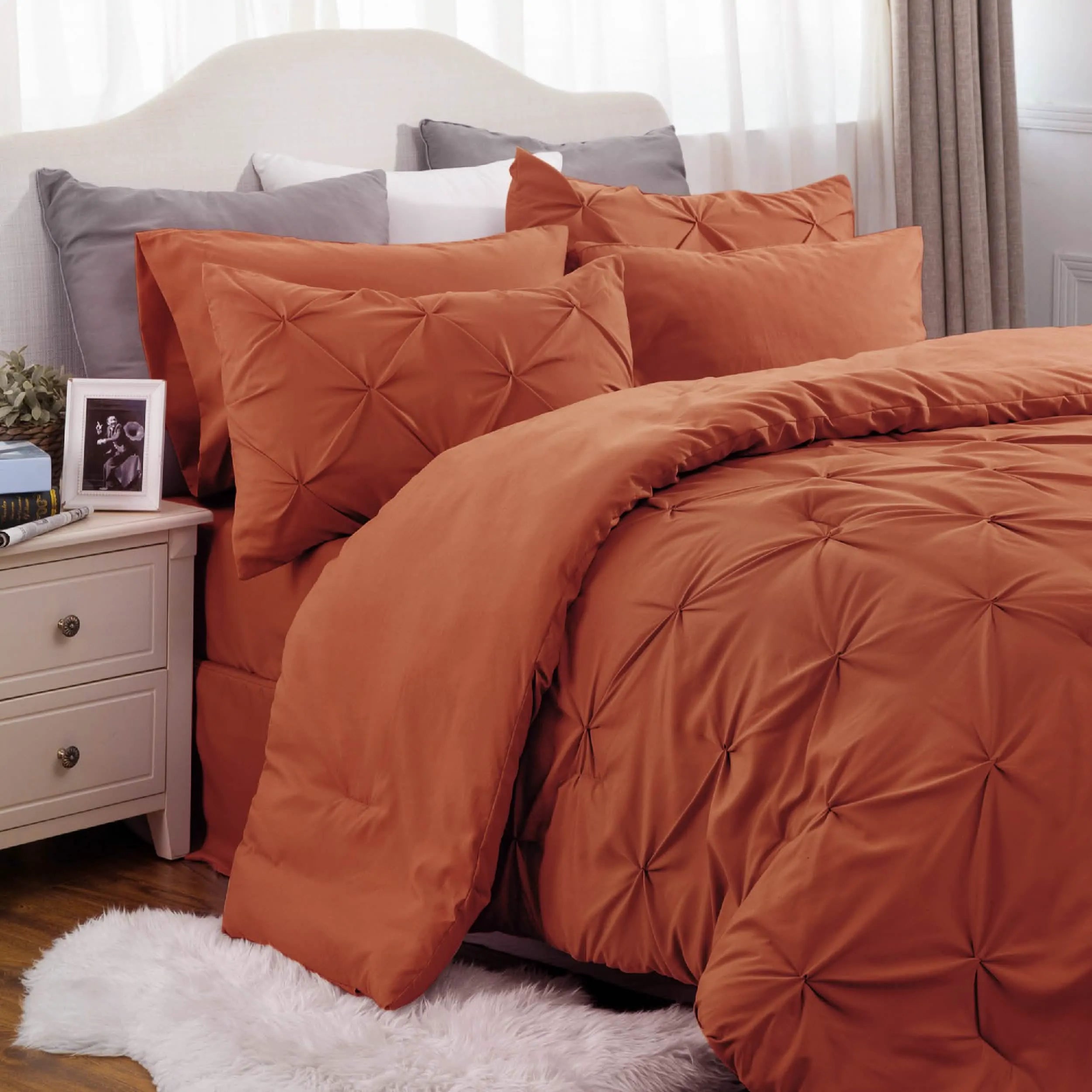 Pintuck Bedding Set