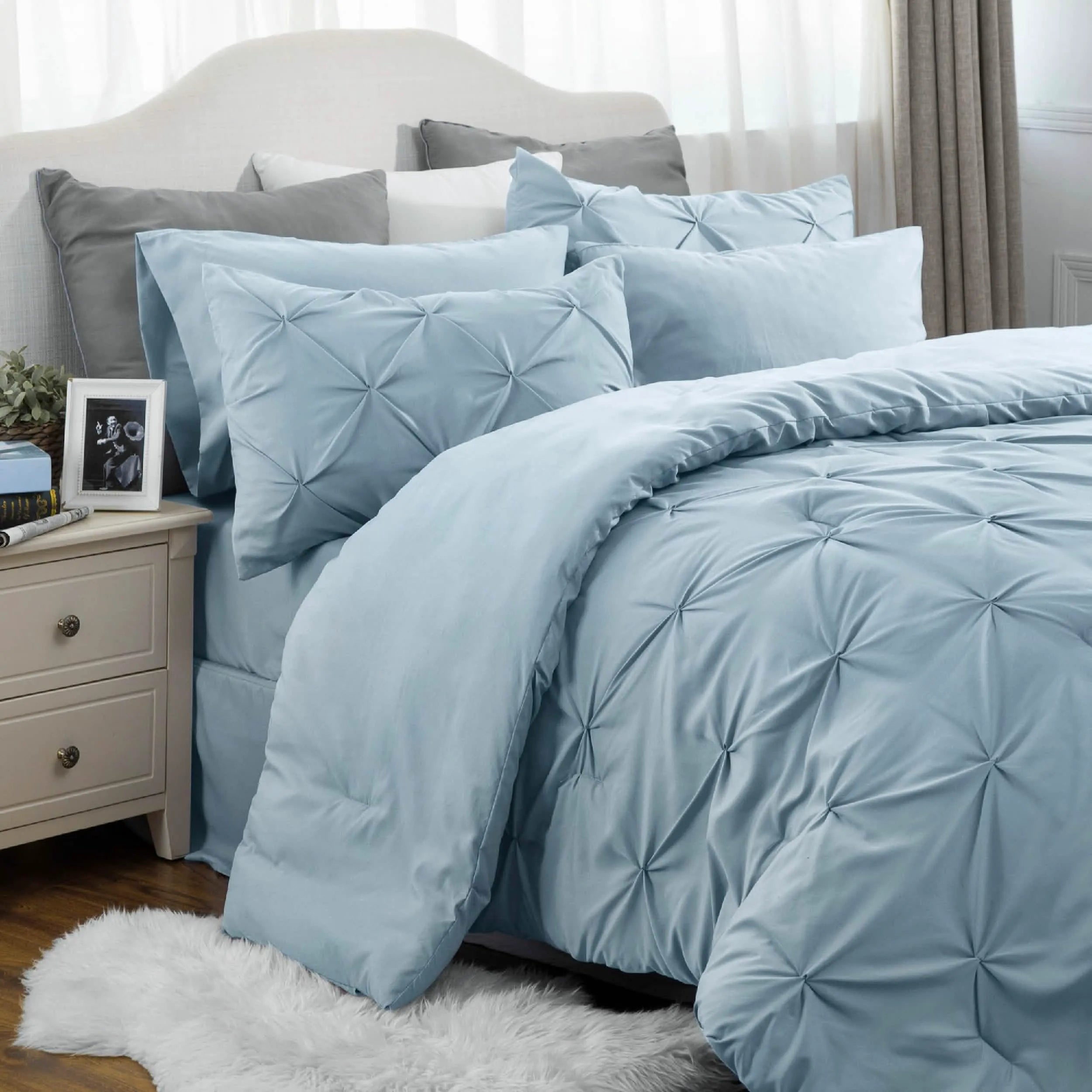 Pintuck Bedding Set