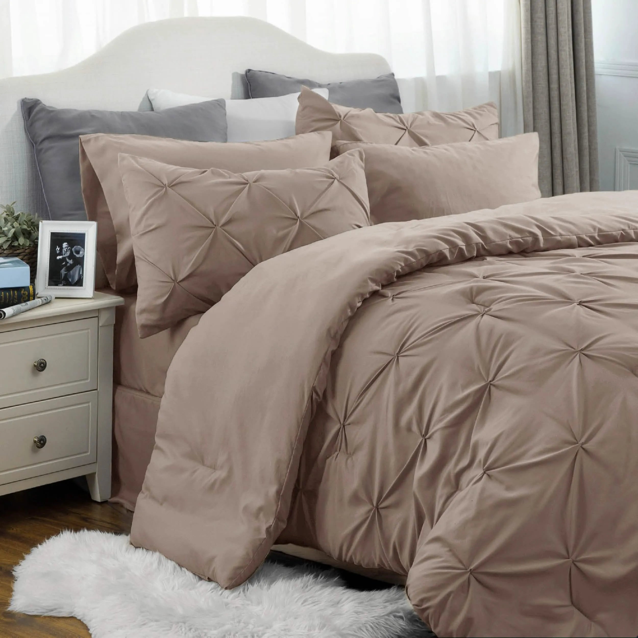 Pintuck Bedding Set
