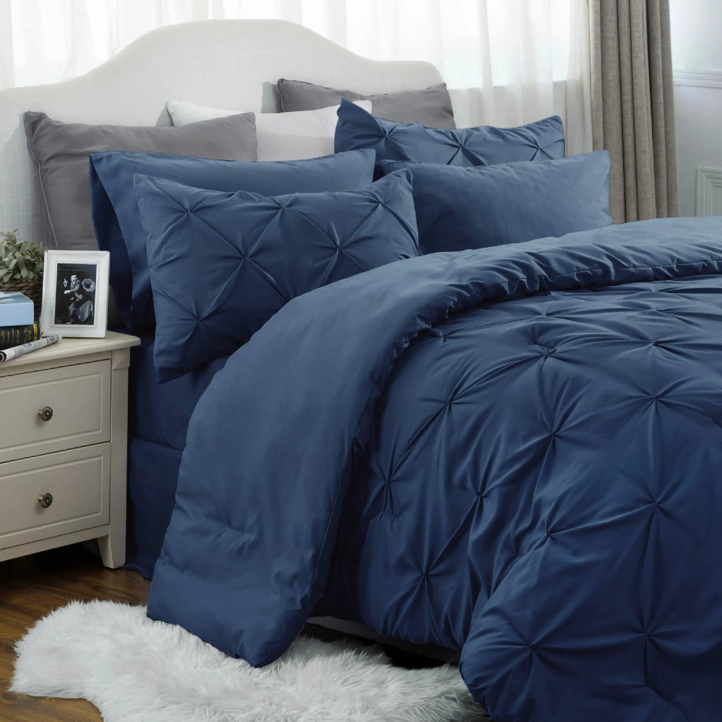 Pintuck Bedding Set