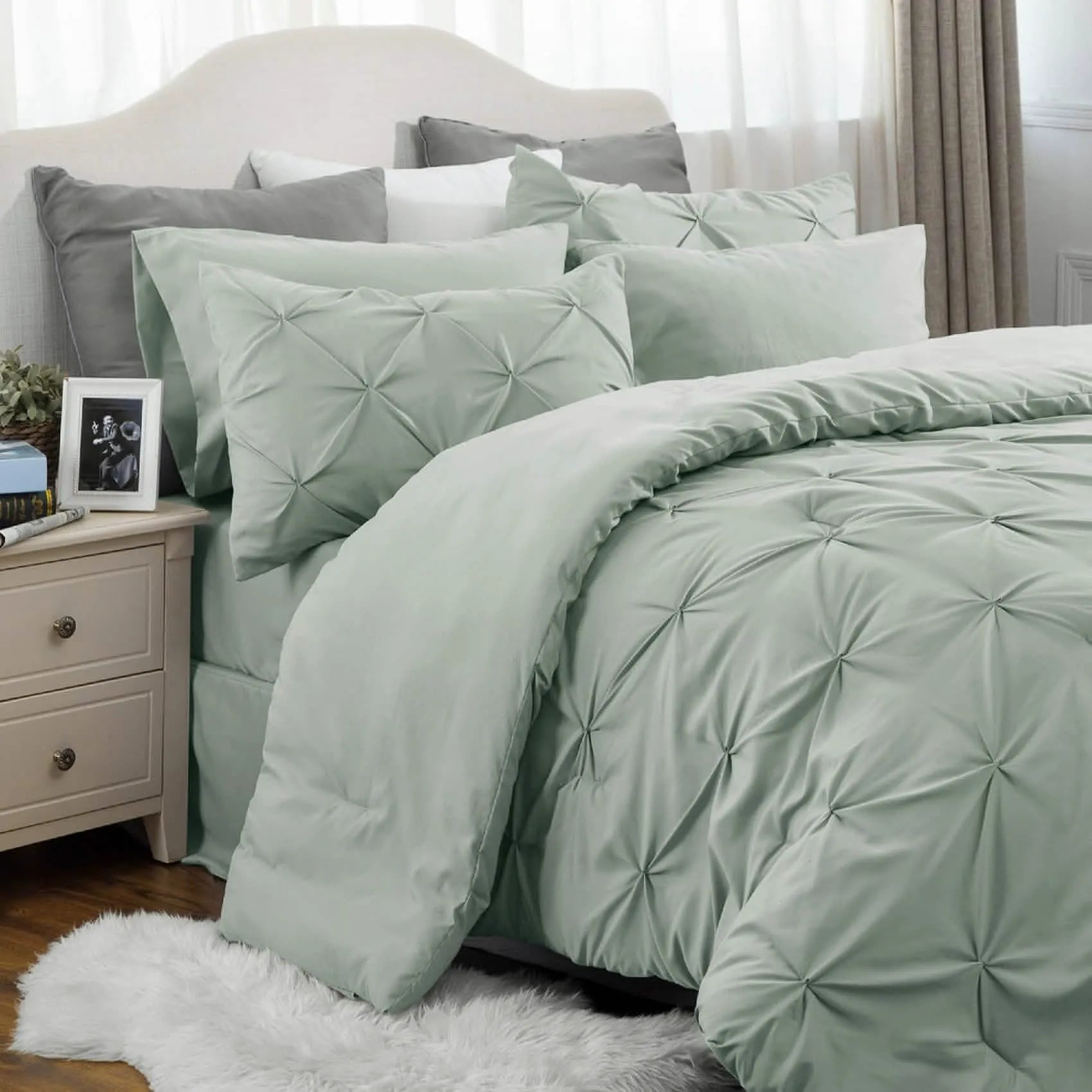 Pintuck Bedding Set