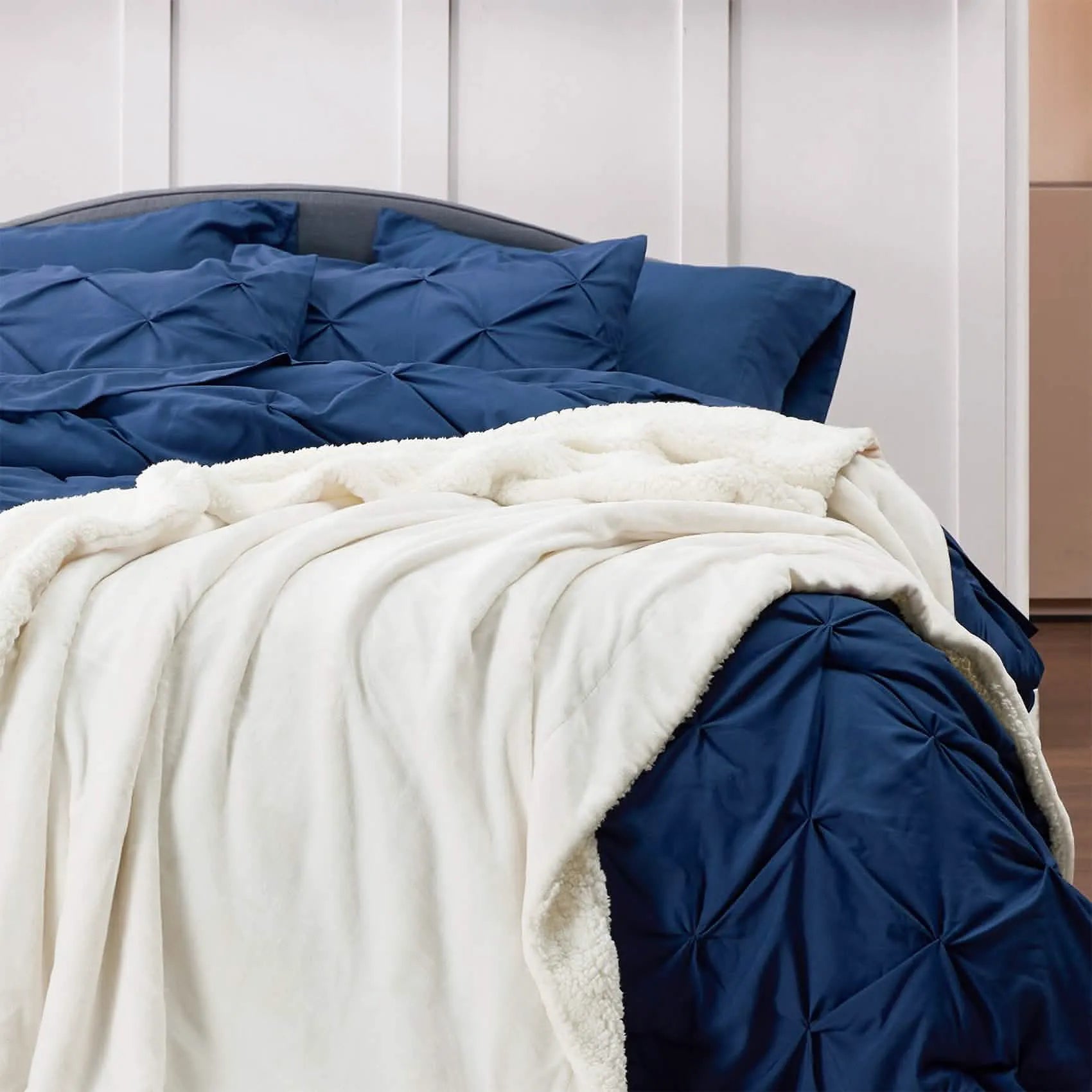 Cozy Sherpa Fleece Throw Blanket
