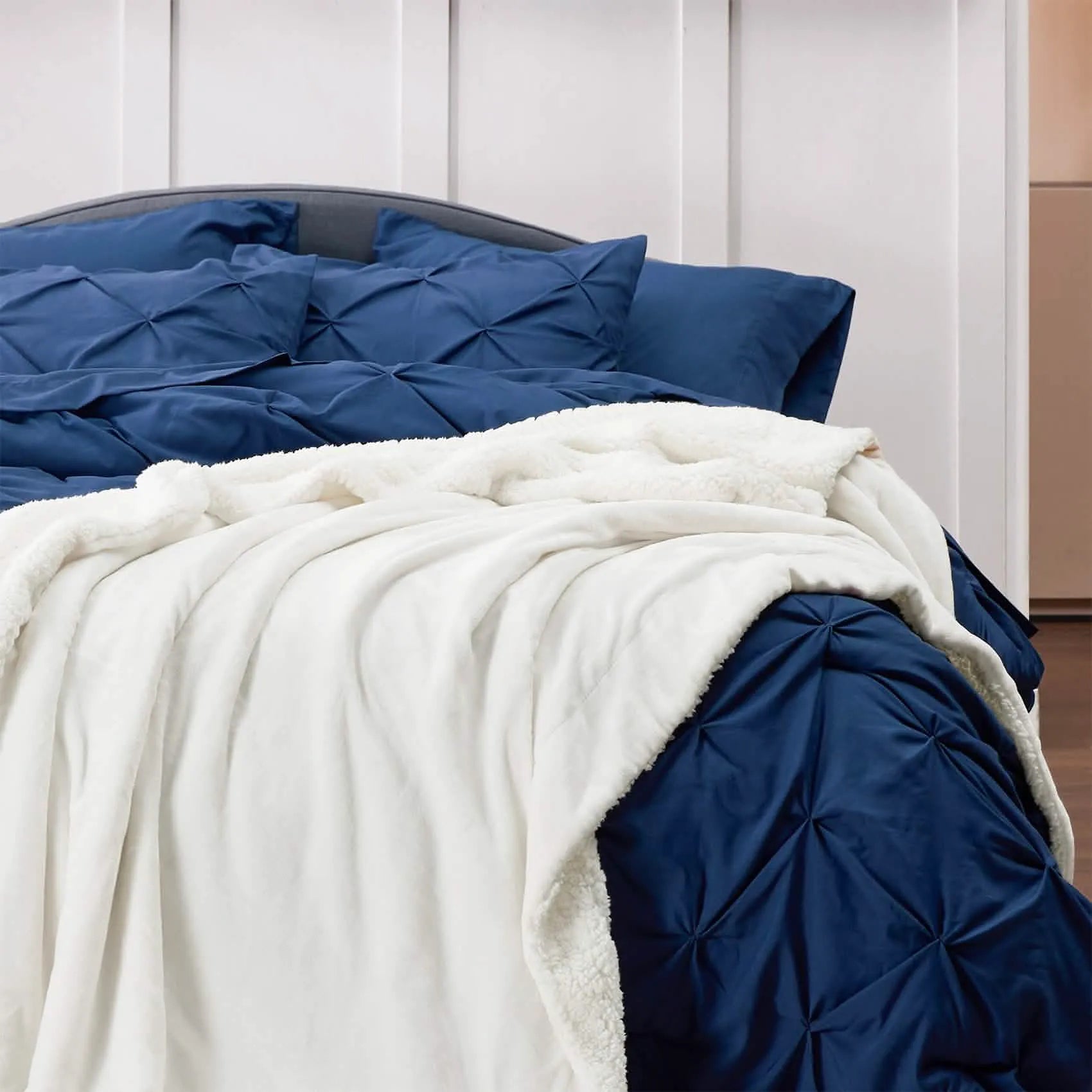 Cozy Sherpa Fleece Throw Blanket