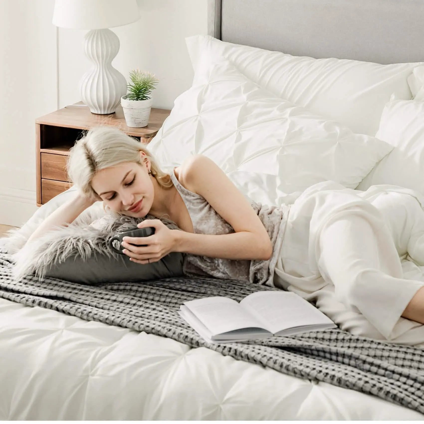 Pintuck Bedding Set