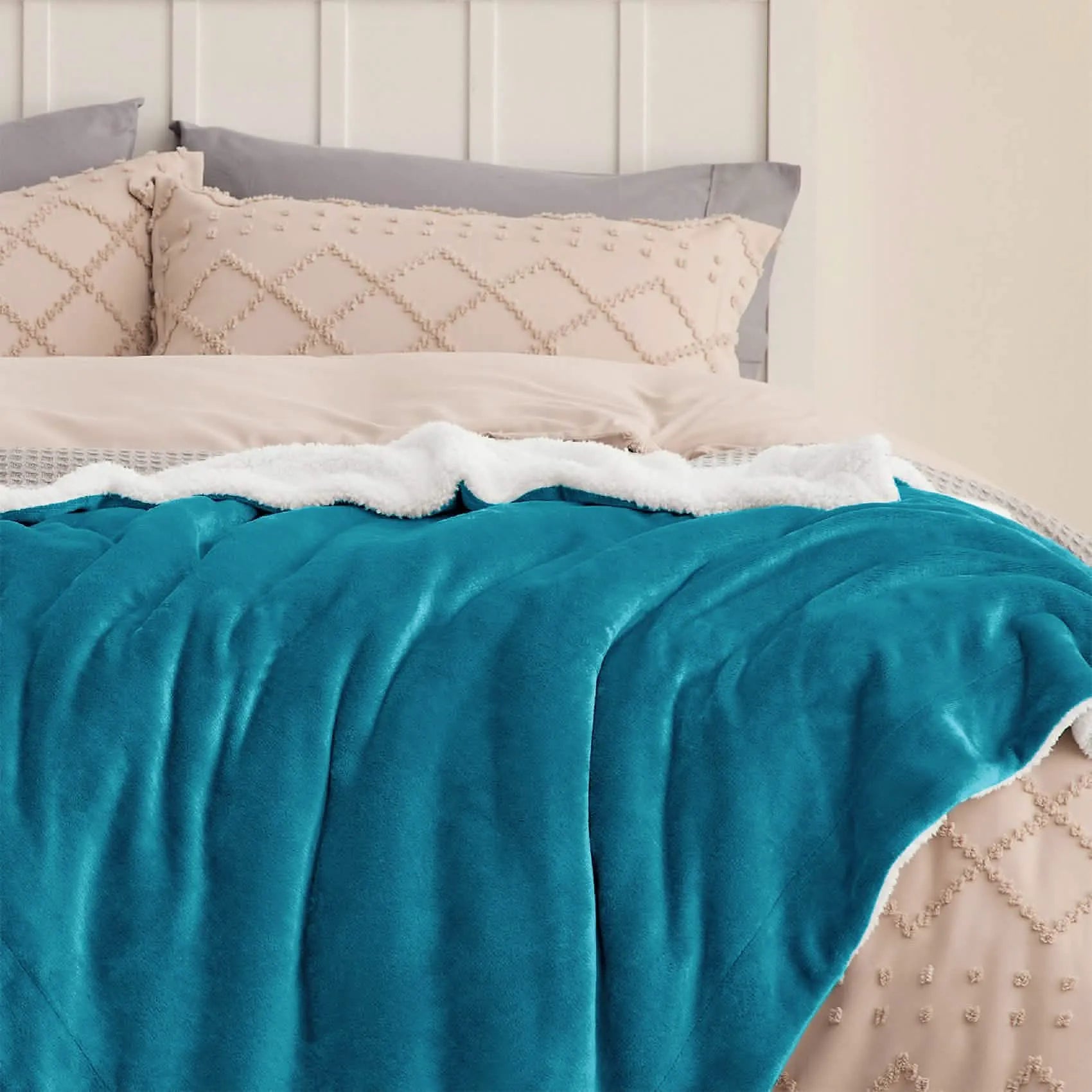 Cozy Sherpa Fleece Throw Blanket