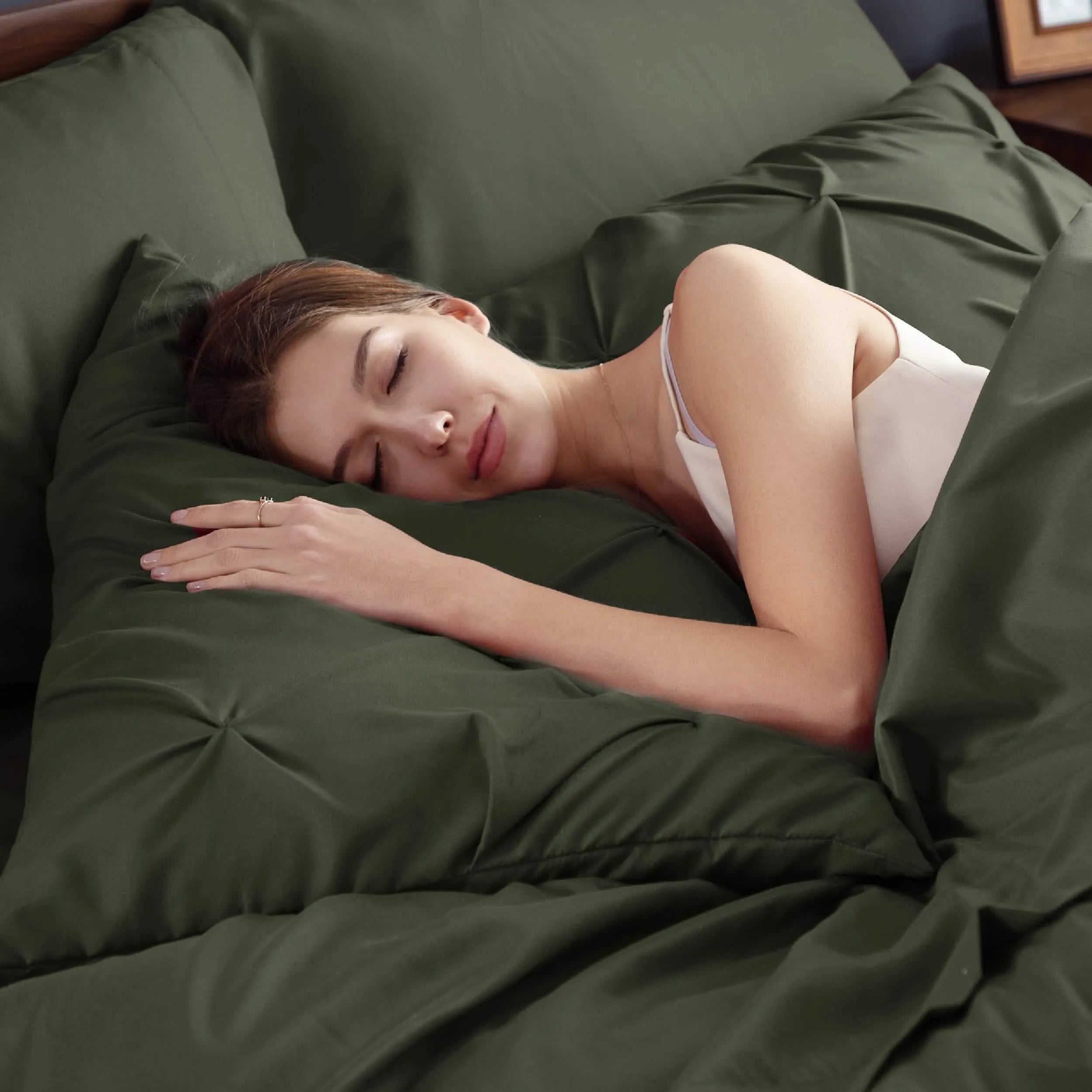 Pintuck Bedding Set