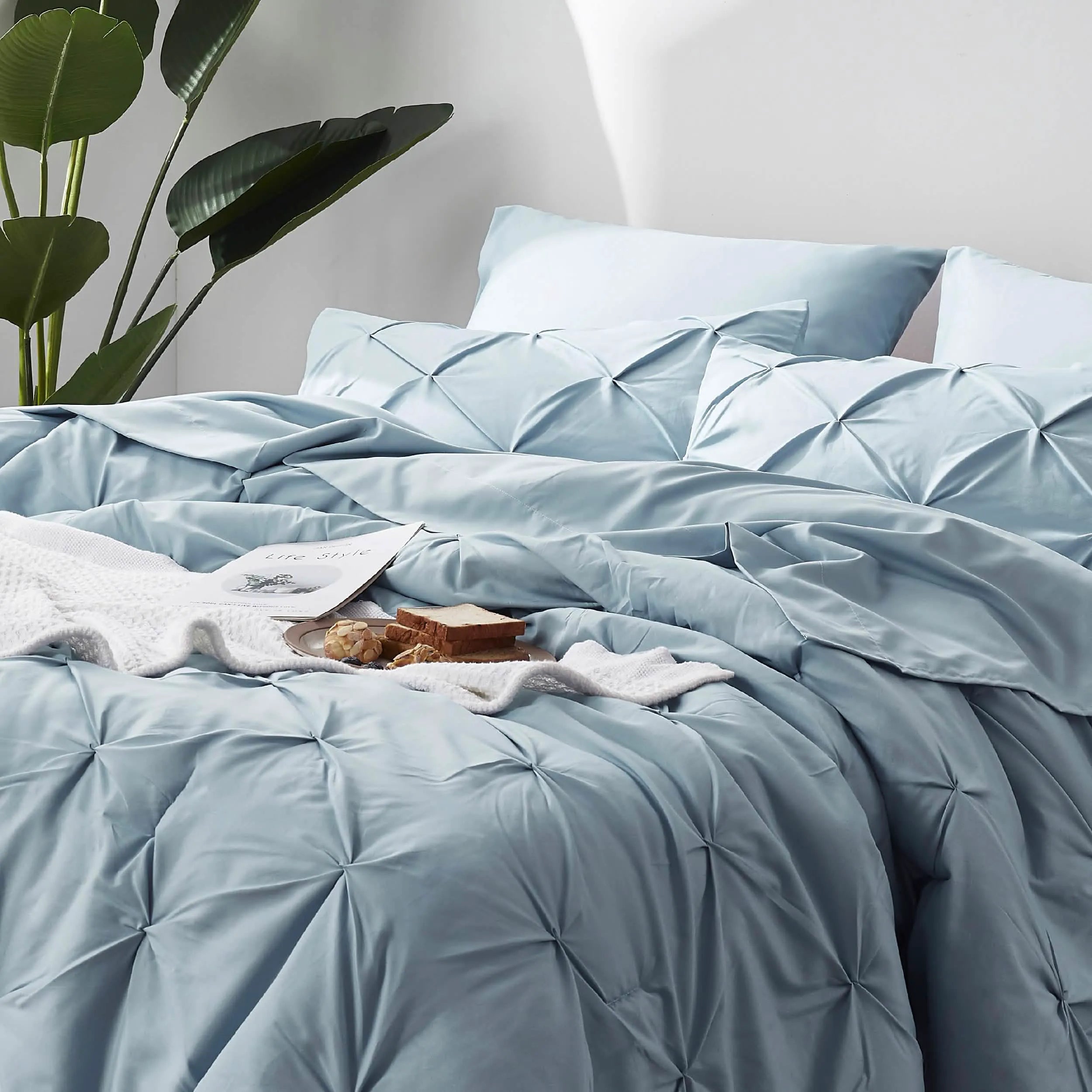 Pintuck Bedding Set