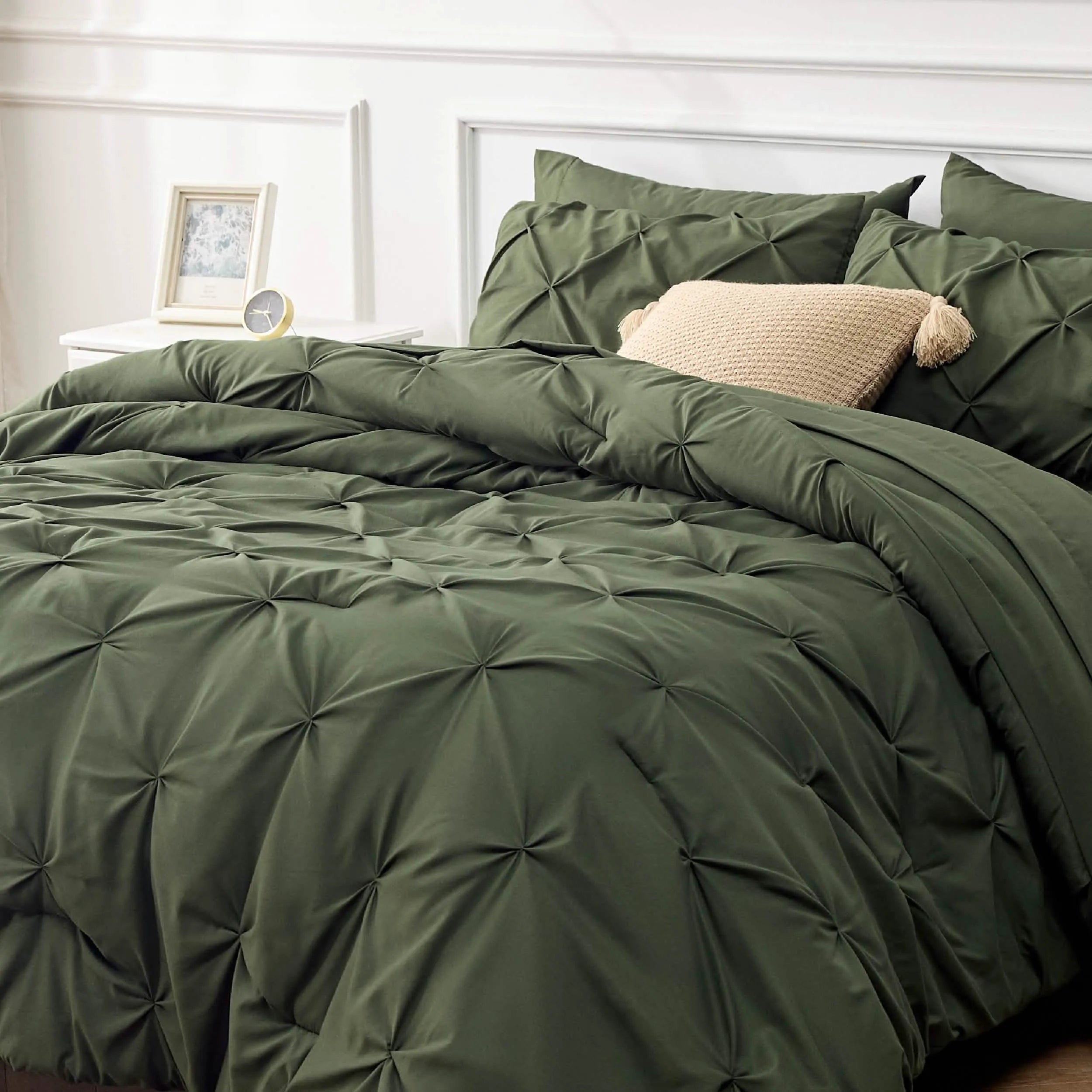 Pintuck Bedding Set