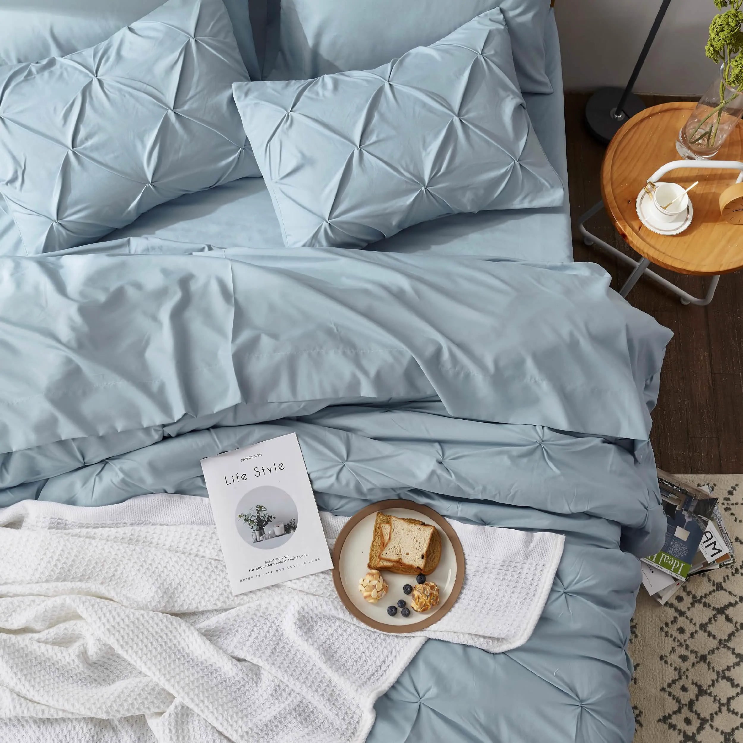 Pintuck Bedding Set