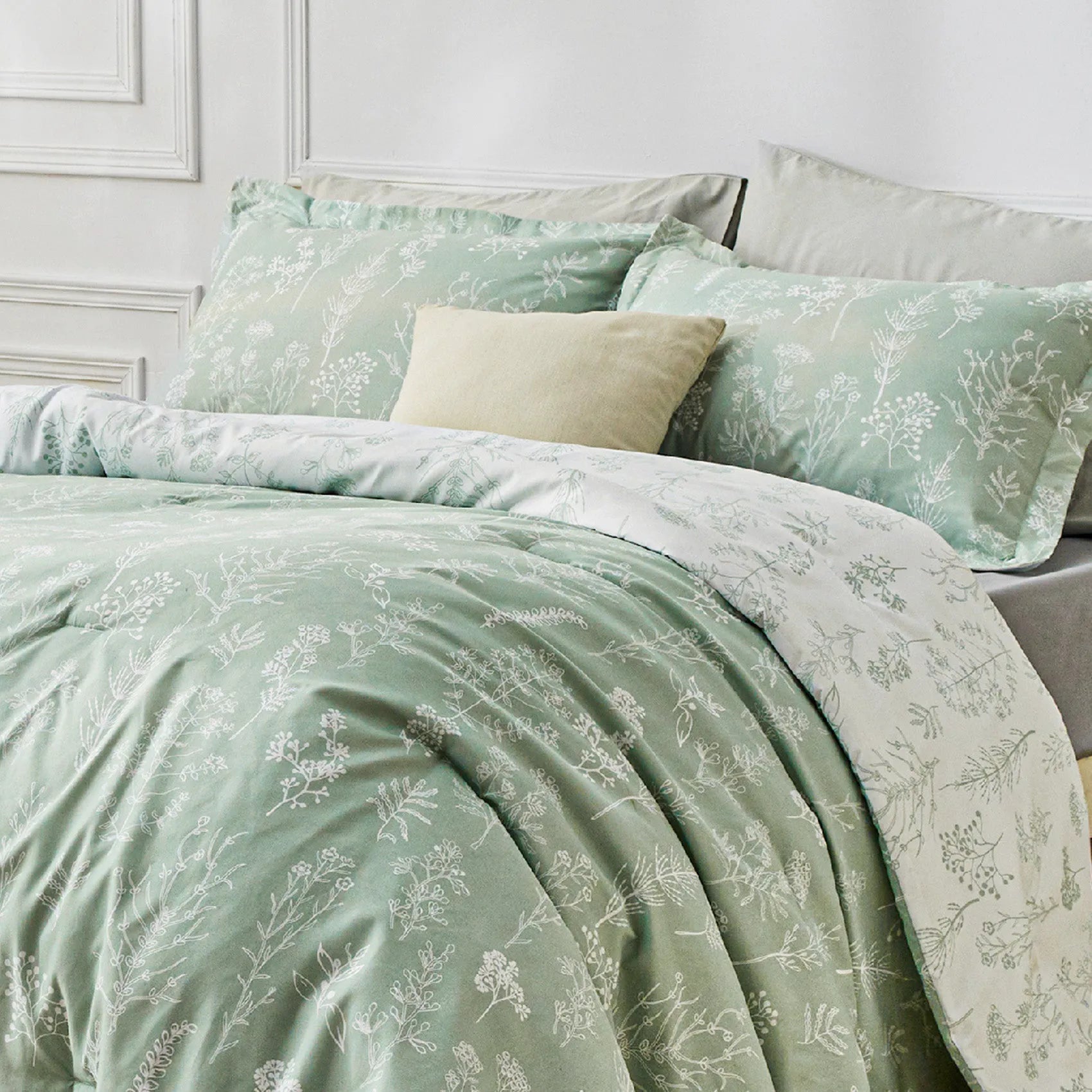 Reversible Floral Duvet Cover Set