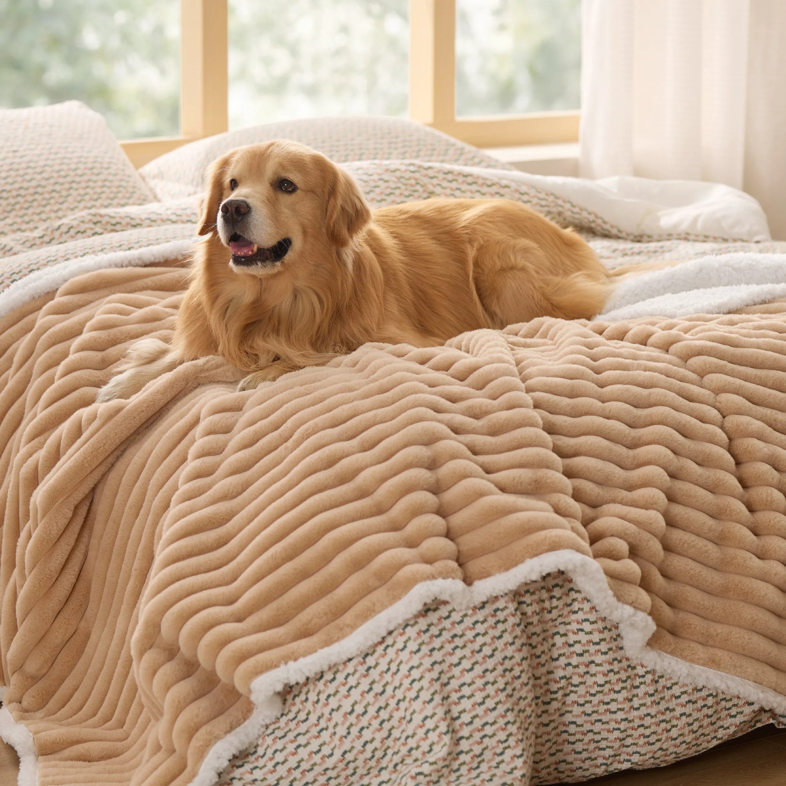 ComfyFleece™ Waterproof Pet Blanket
