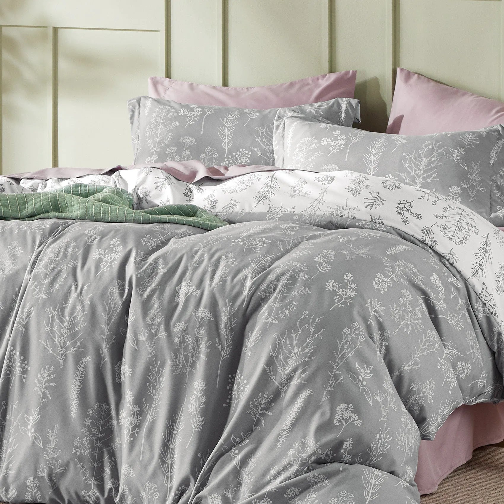 Reversible Floral Duvet Cover Set