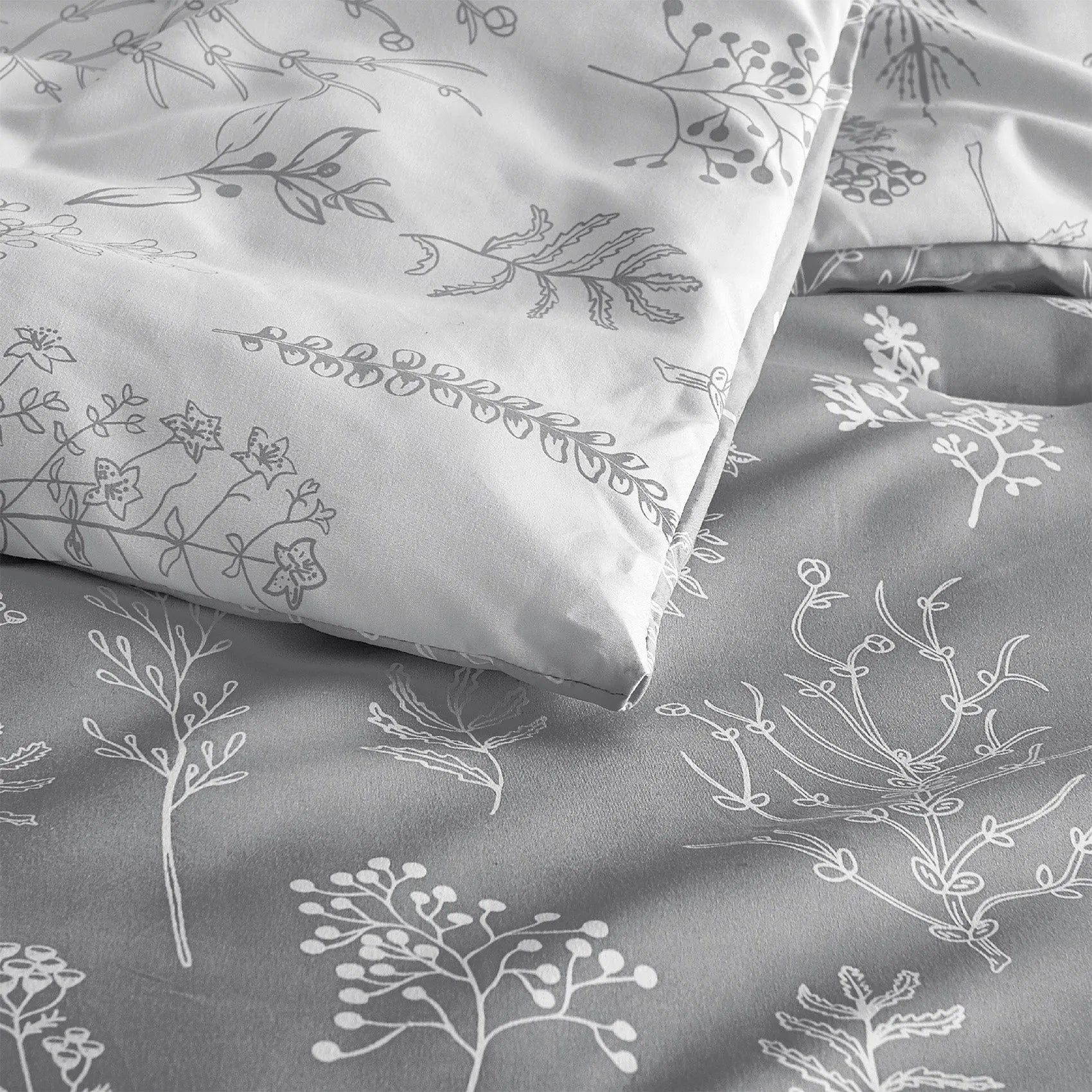 Reversible Floral Duvet Cover Set