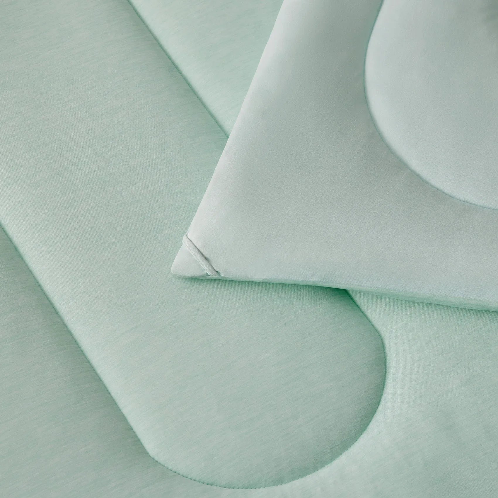 Reversible Warm & Cooling Comforter Set
