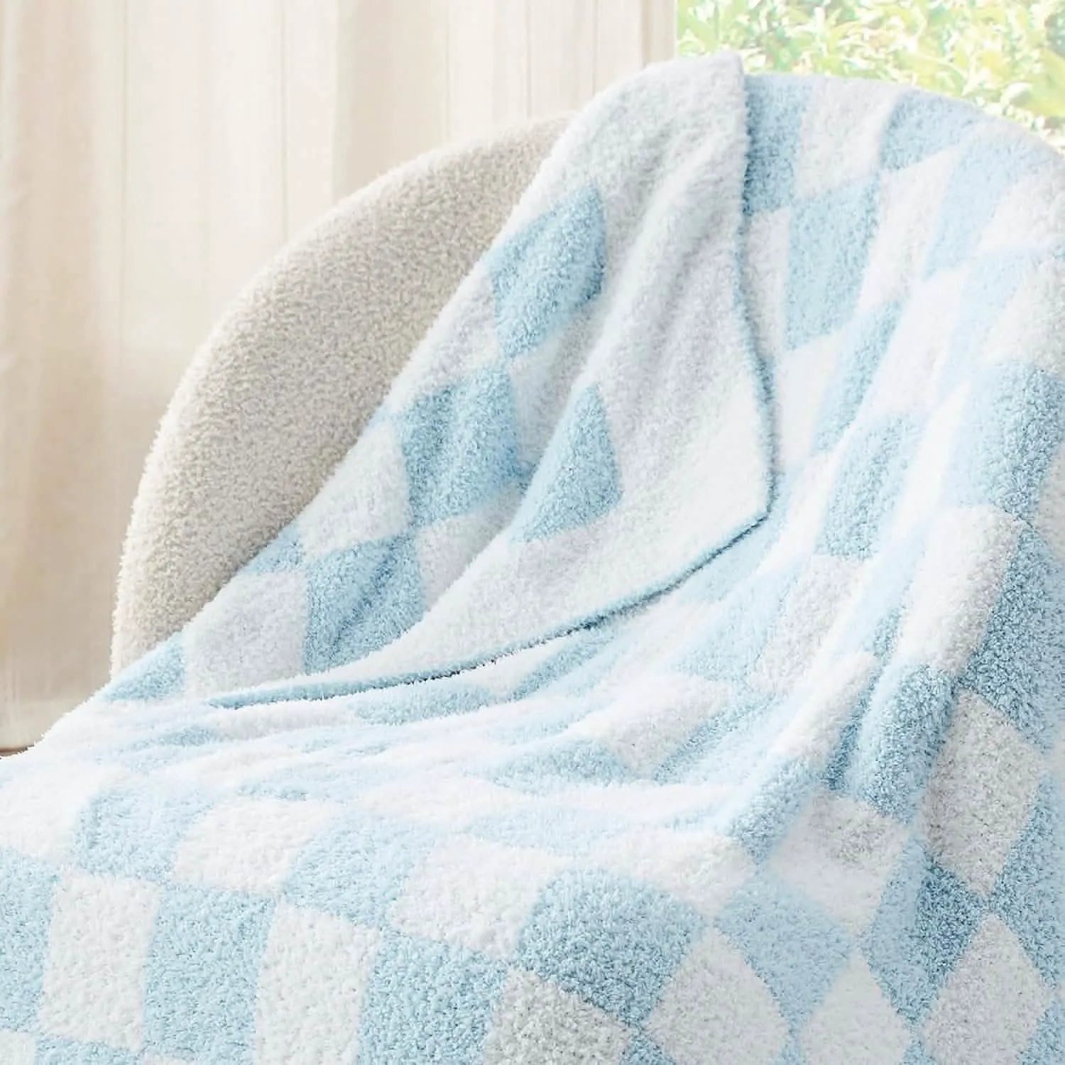 Ultra-Soft Reversible Checkered Blanket