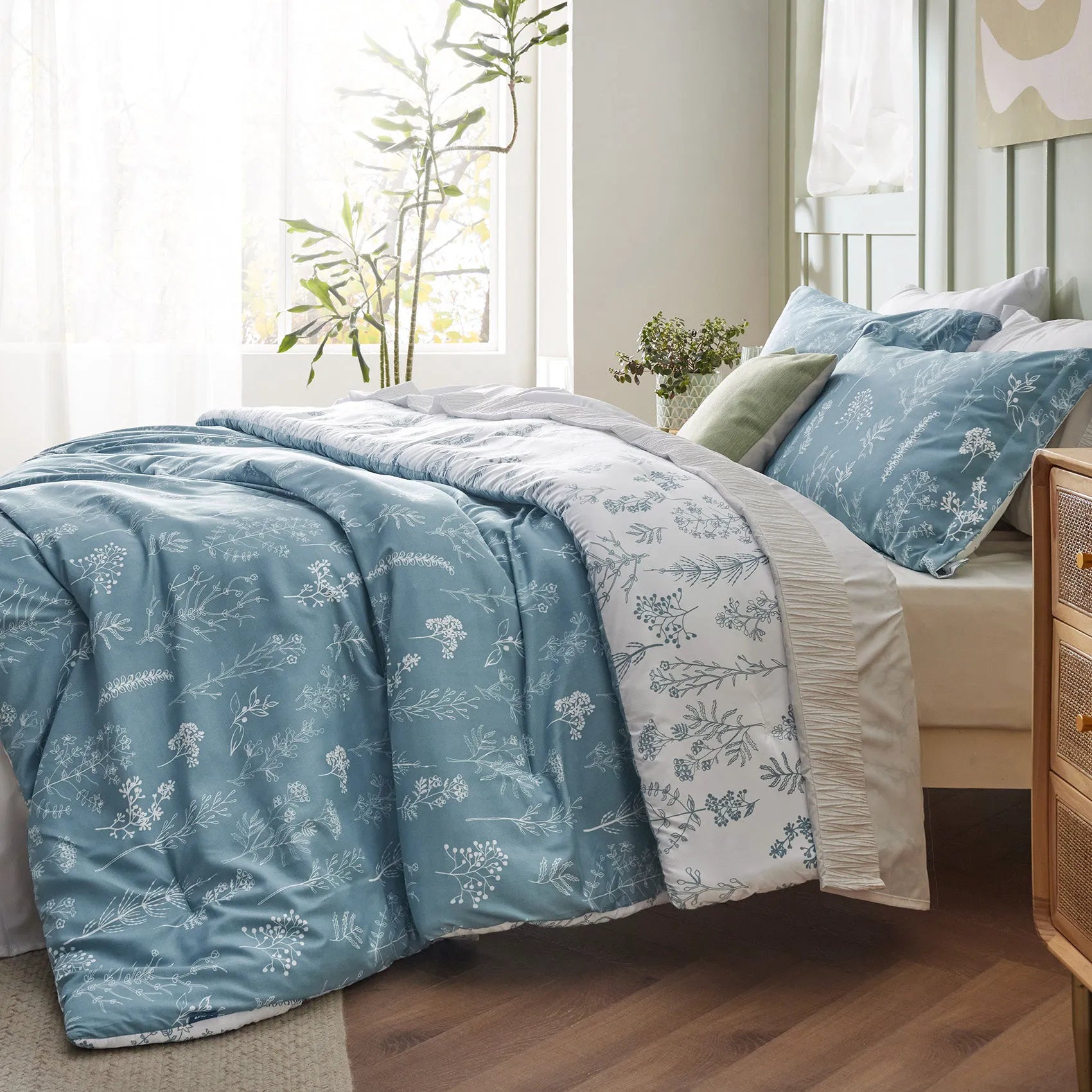 Reversible Floral Duvet Cover Set